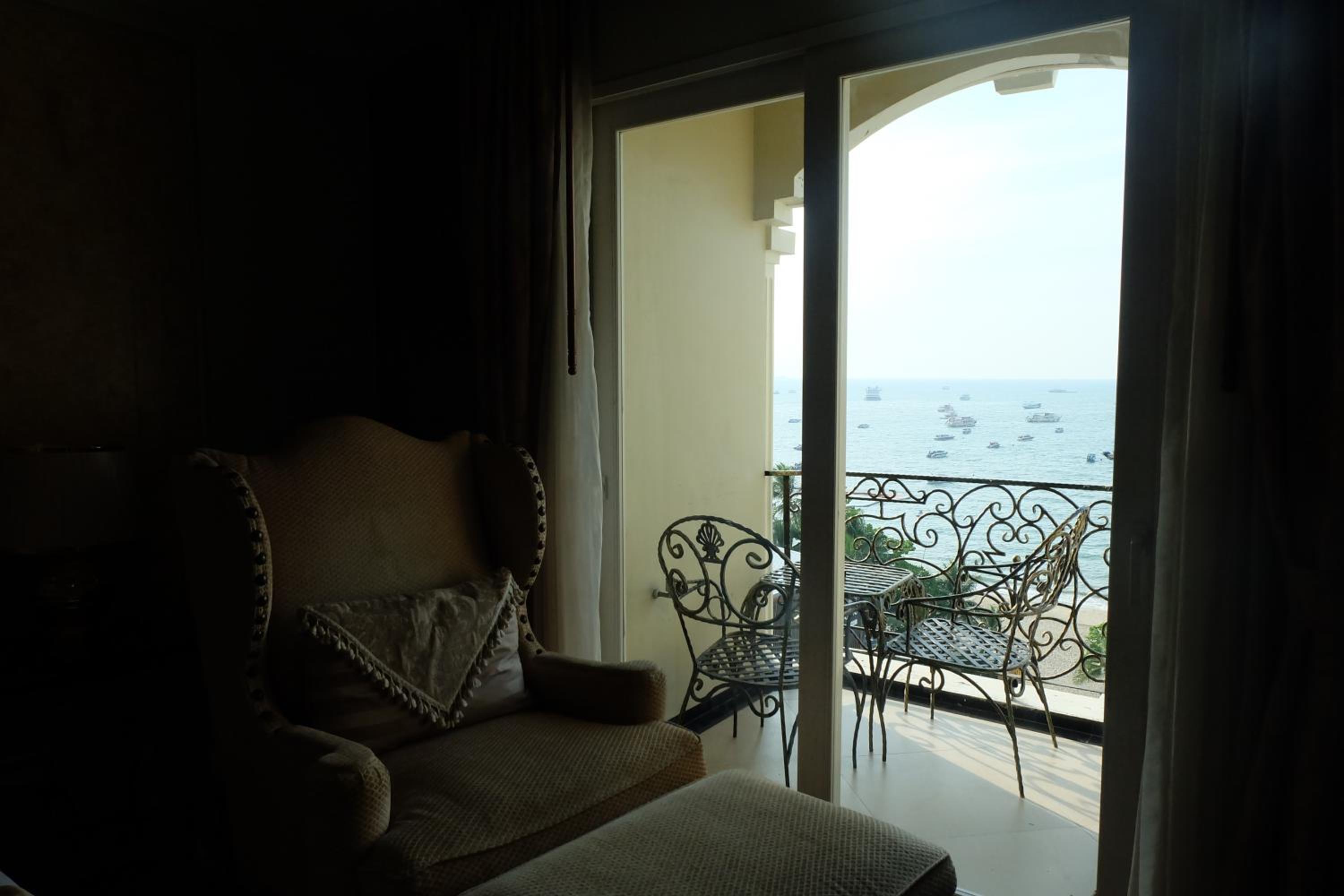 Deluxe Double Room with Sea View thumbnail 5