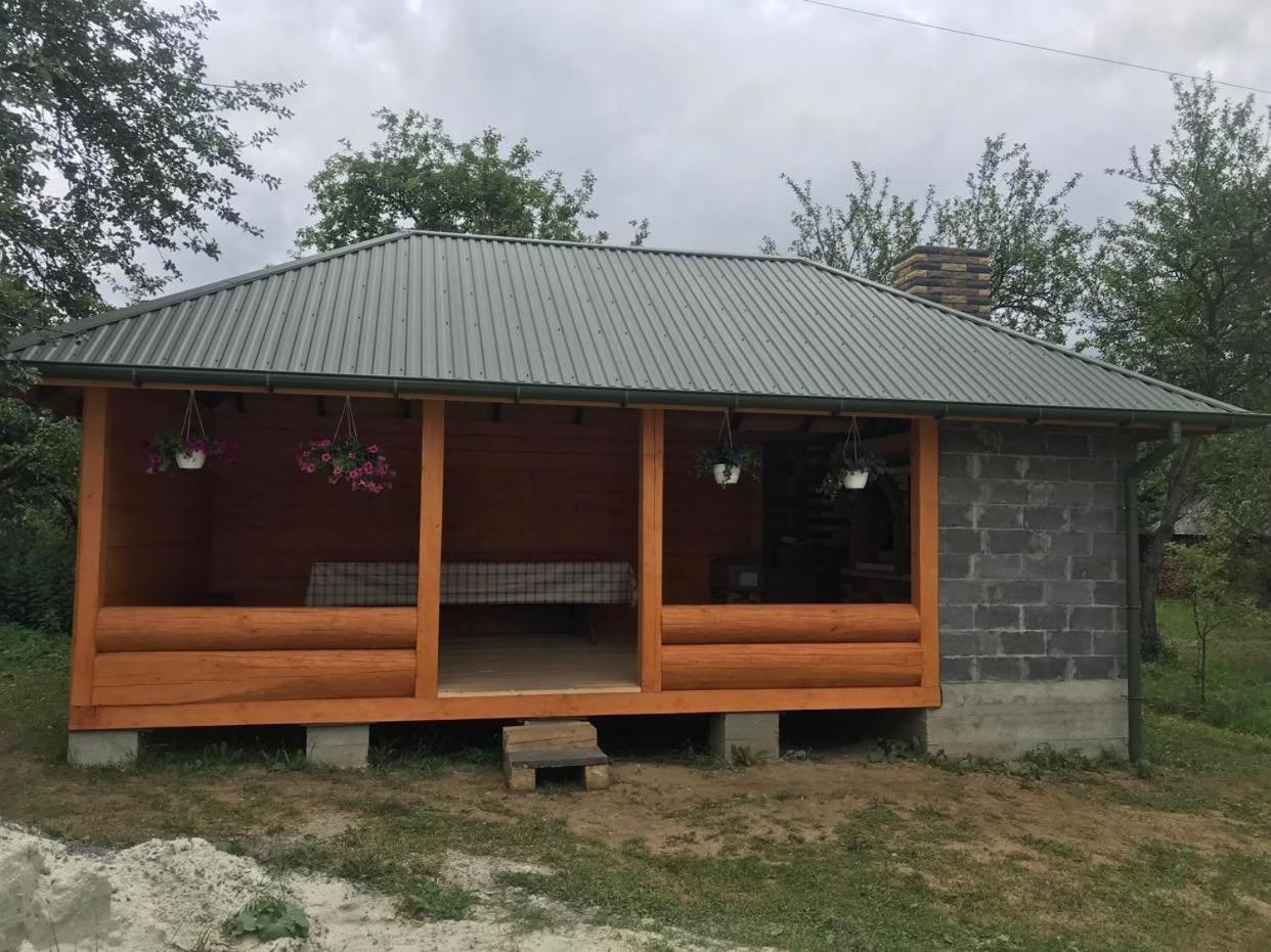 Five-Bedroom House photo 2
