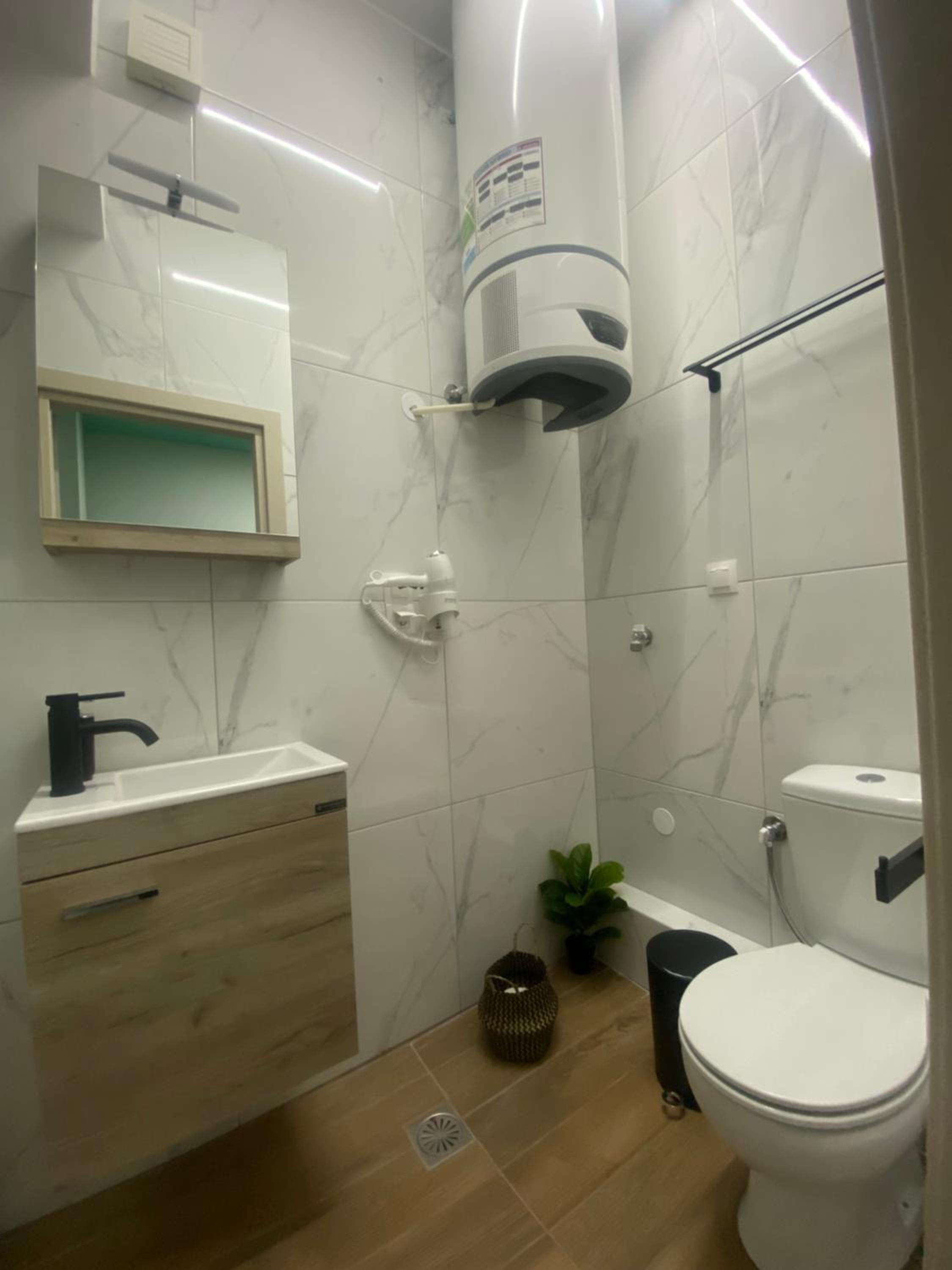 One-Bedroom Apartment - Photo 7
