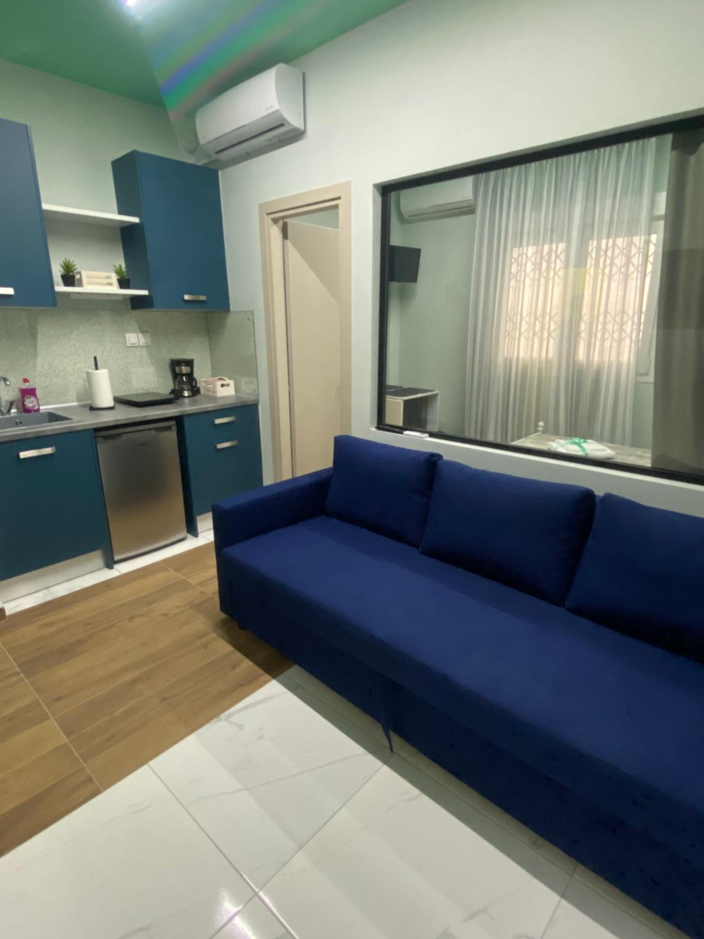 One-Bedroom Apartment - Photo 12