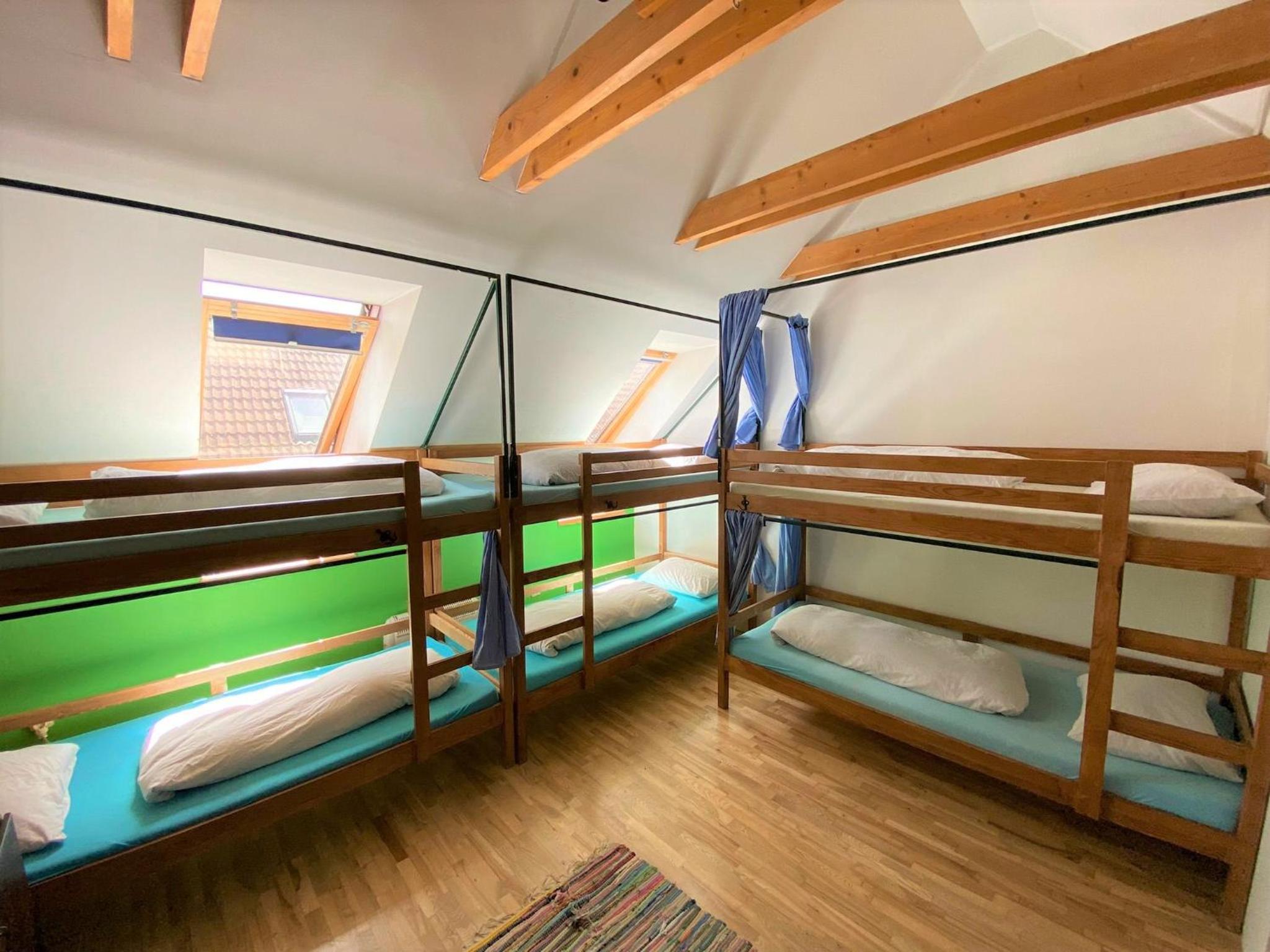 Single Bed in 8-Bed Dormitory Room with Shared BathRoom  photo 3
