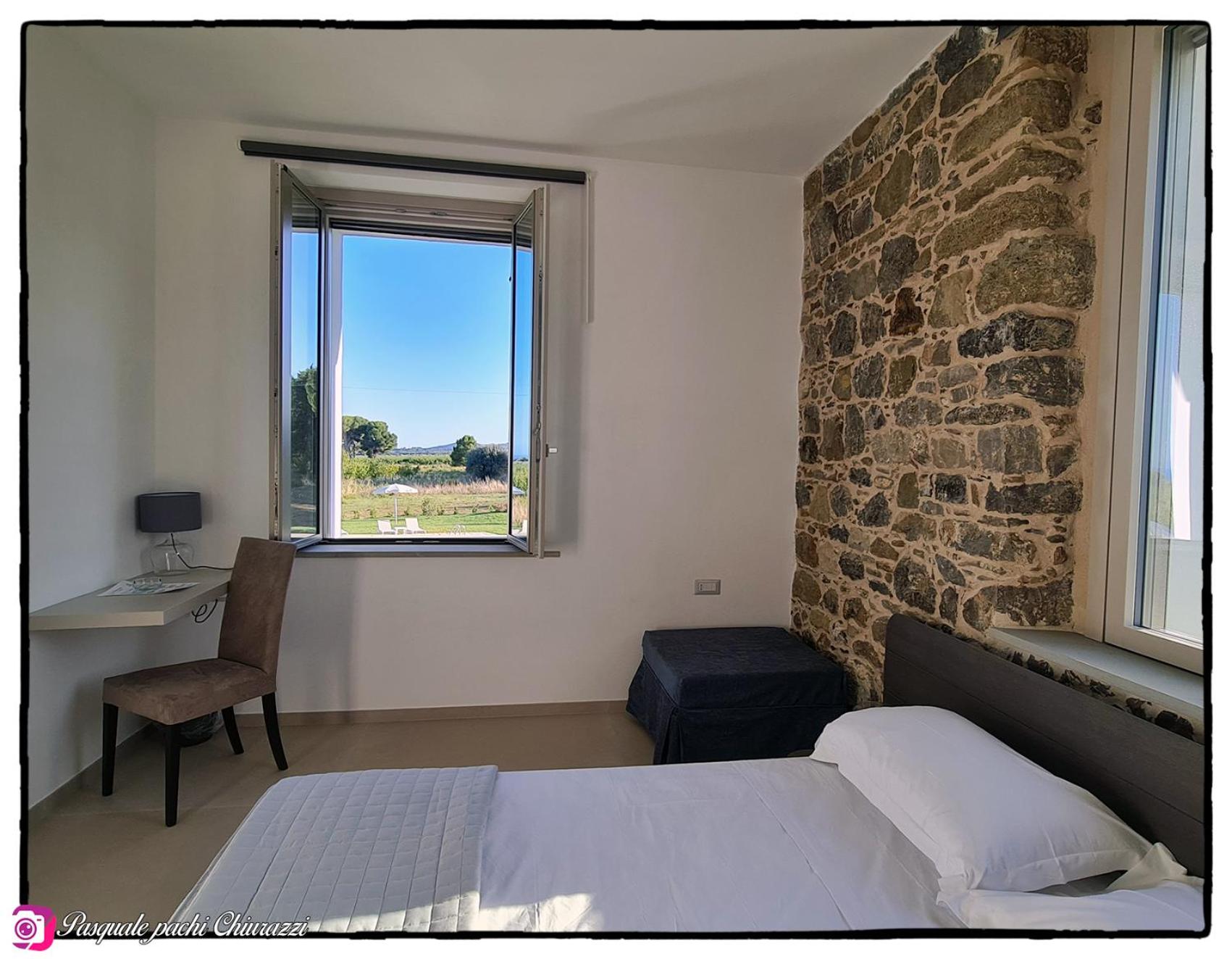 King Room with Pool View photo 1