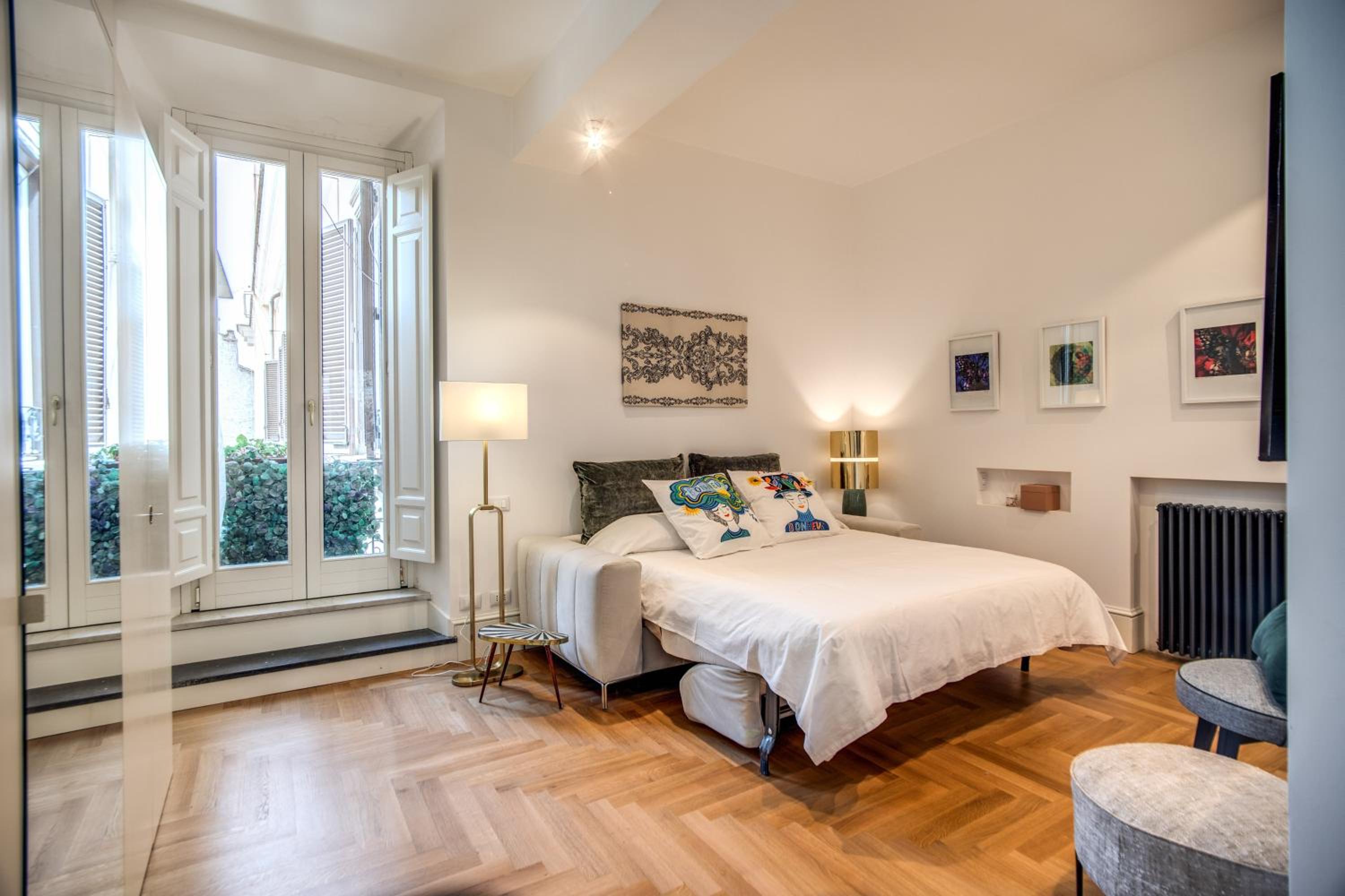 One-Bedroom Apartment