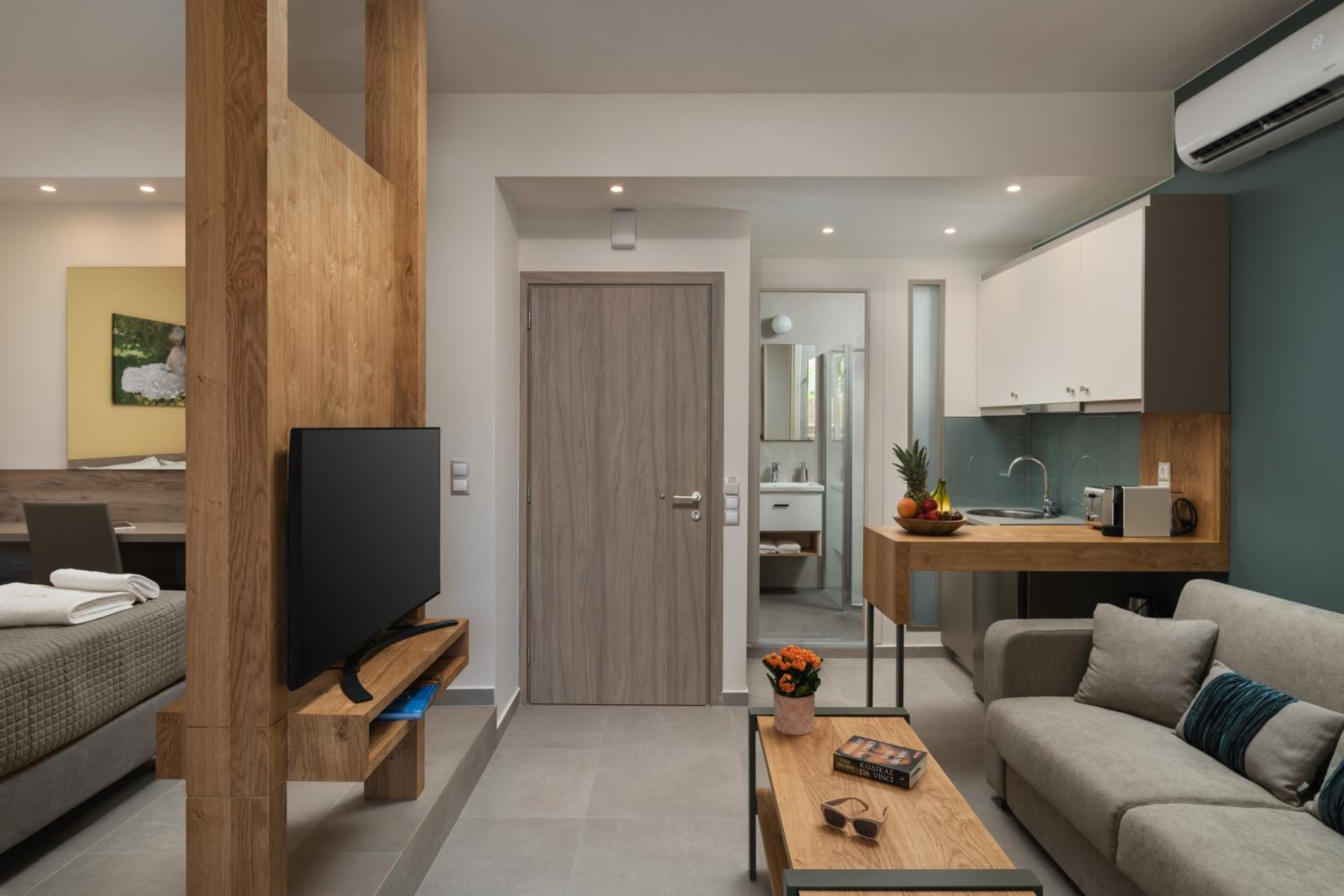 Studio Apartment