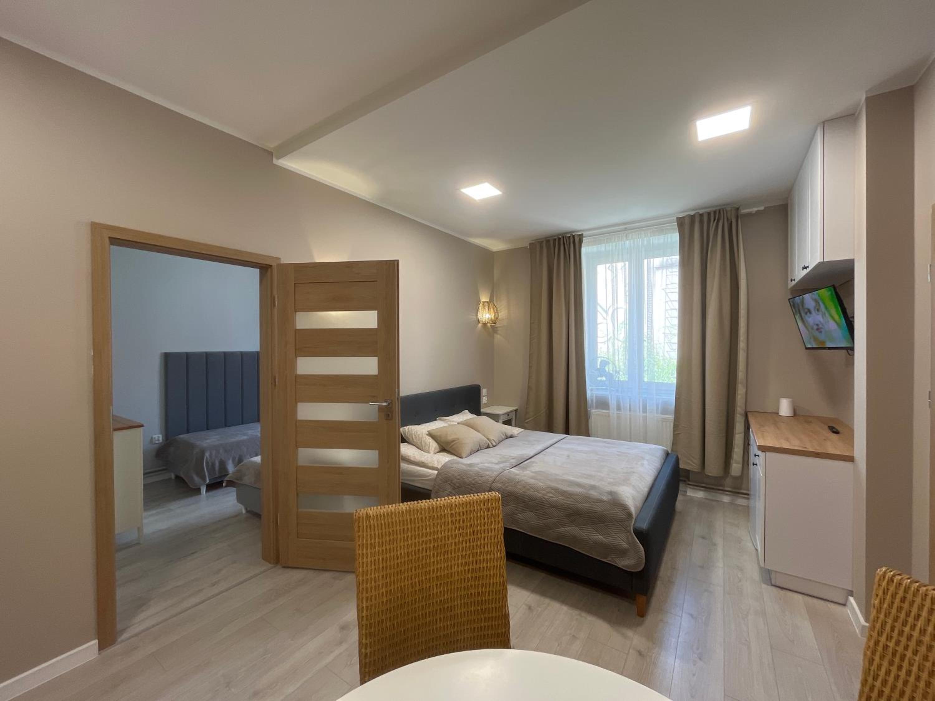 Quadruple Room with Bath - Photo 2