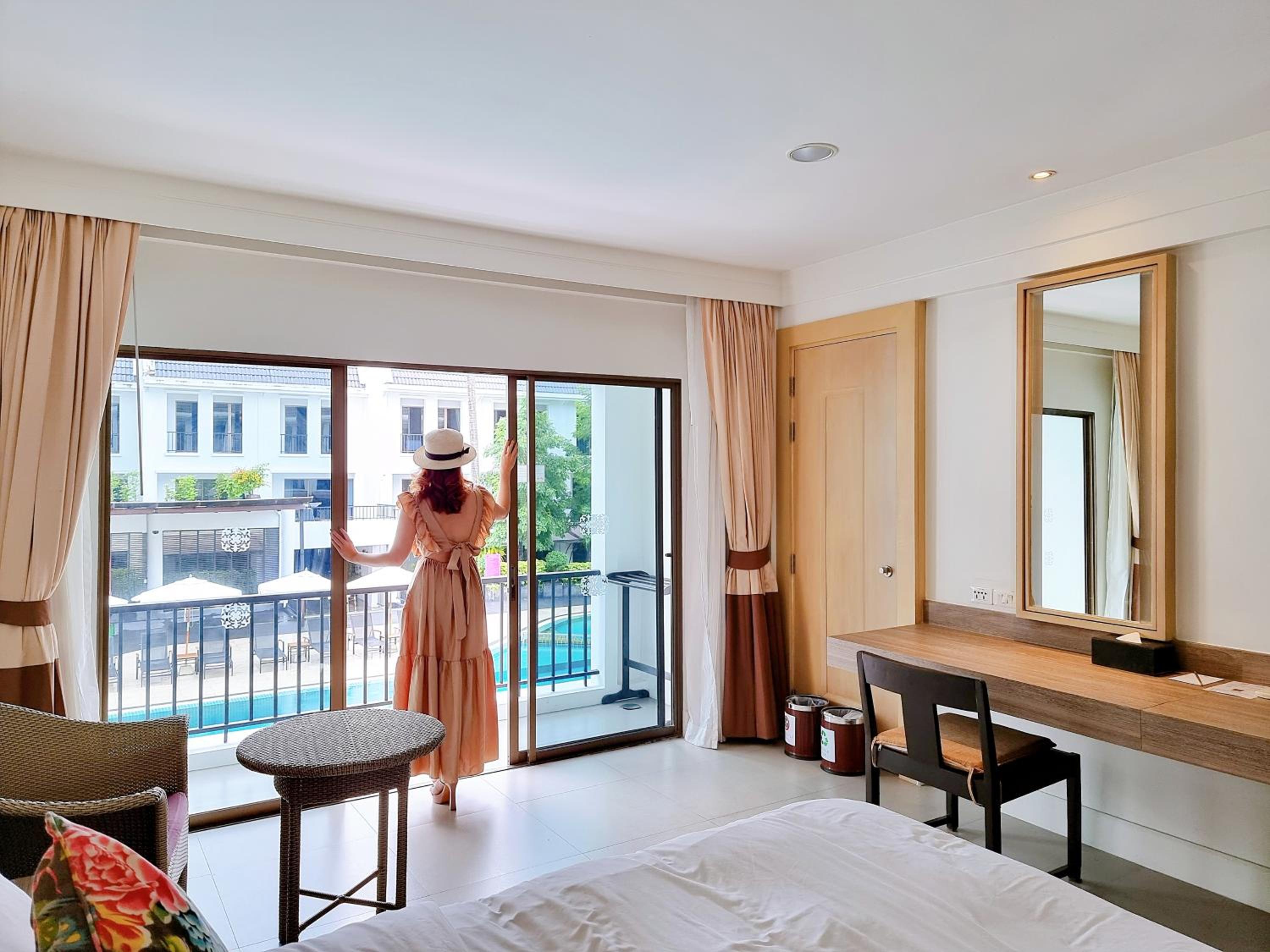 Deluxe Double or Twin Room with Pool View - Photo 3