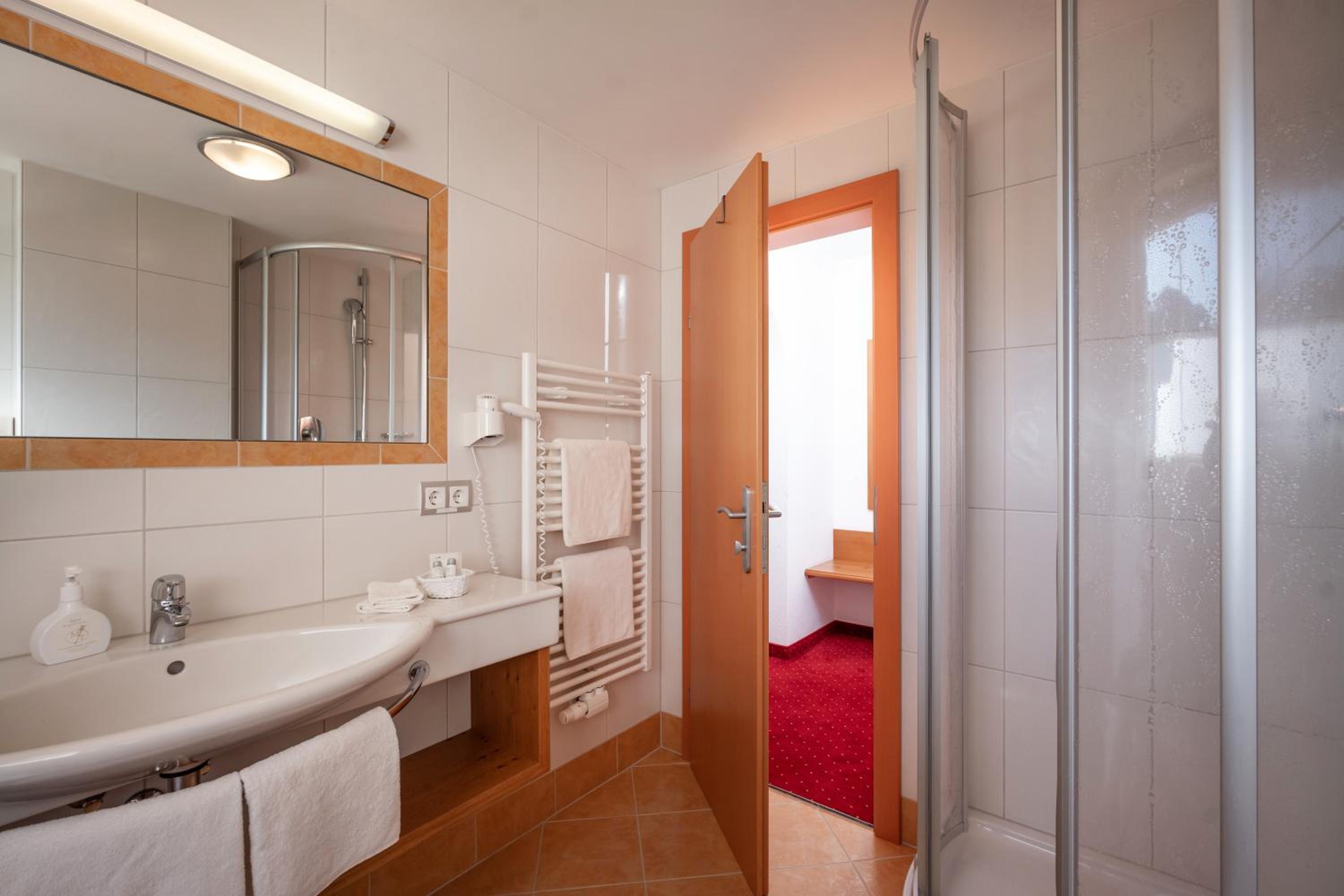 Classic Double Room with Balcony photo 2