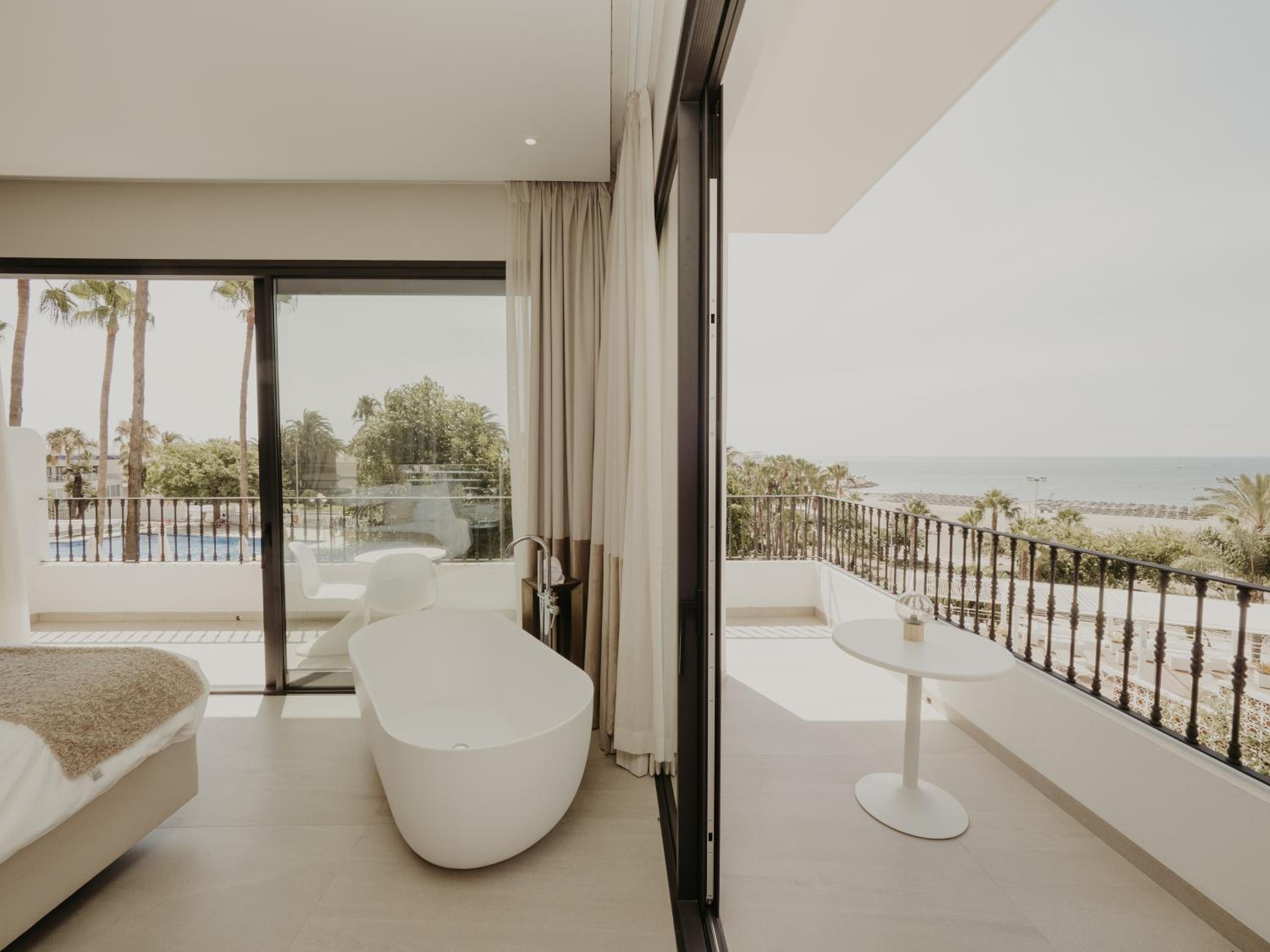 Estudio Deluxe con Terraza y Vista al Mar