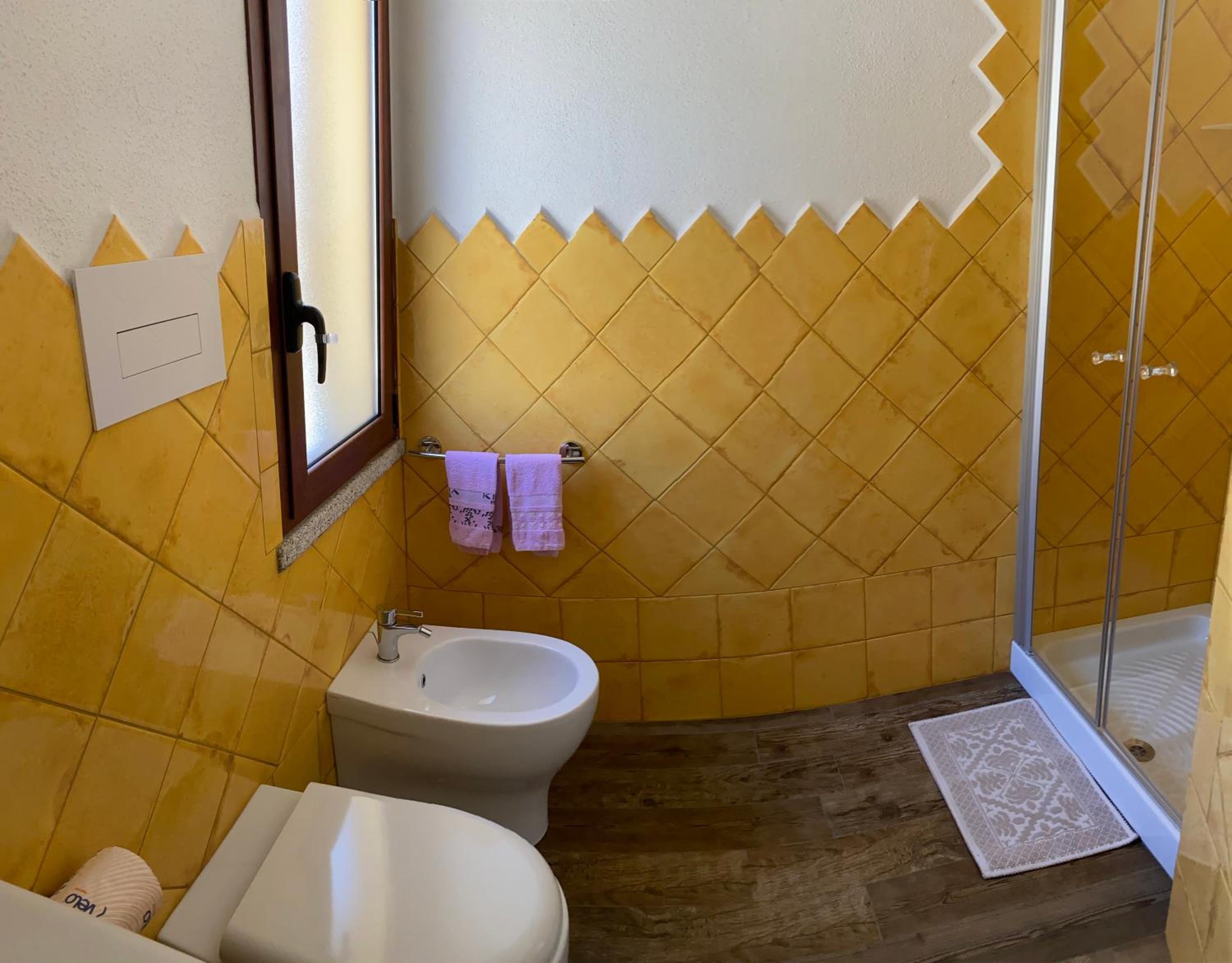 Double or Twin Room with Private Bathroom - Photo 4