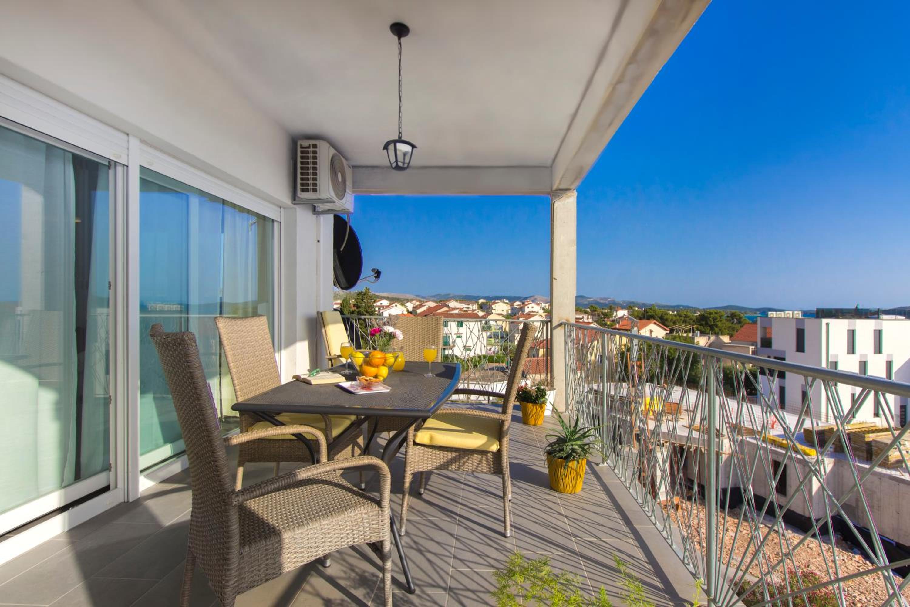 Apartment with Terrace photo 2