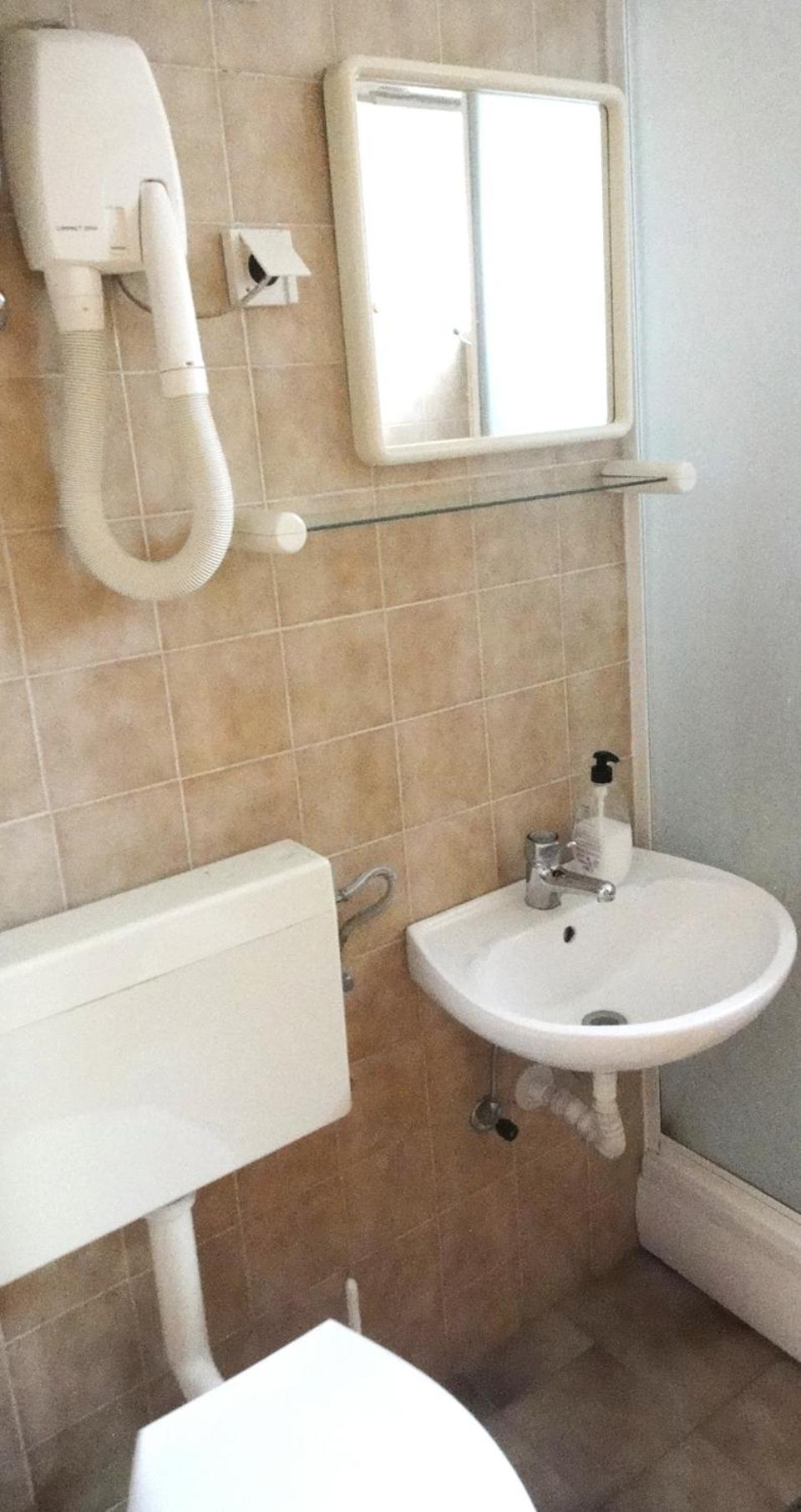 One-Bedroom Apartment - Photo 29