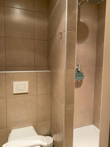 Small Single Room photo 2