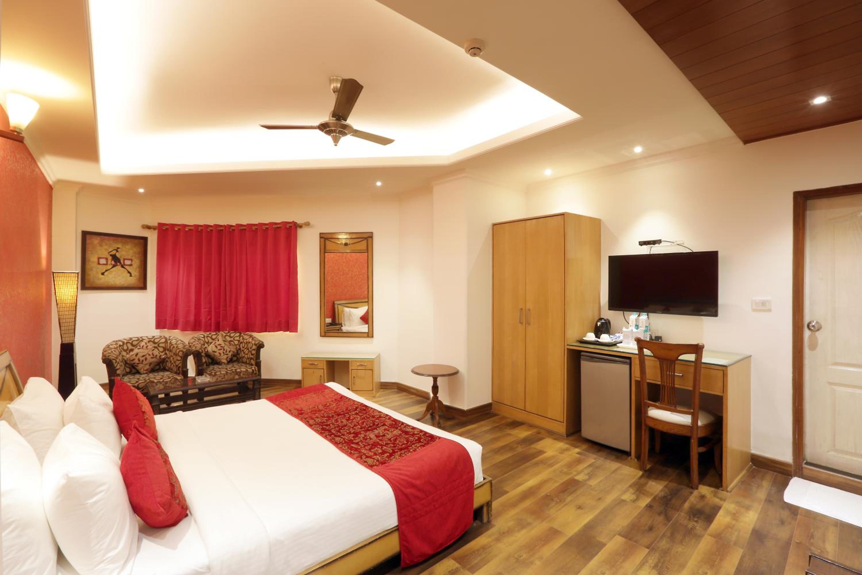 Suite - Photo 2