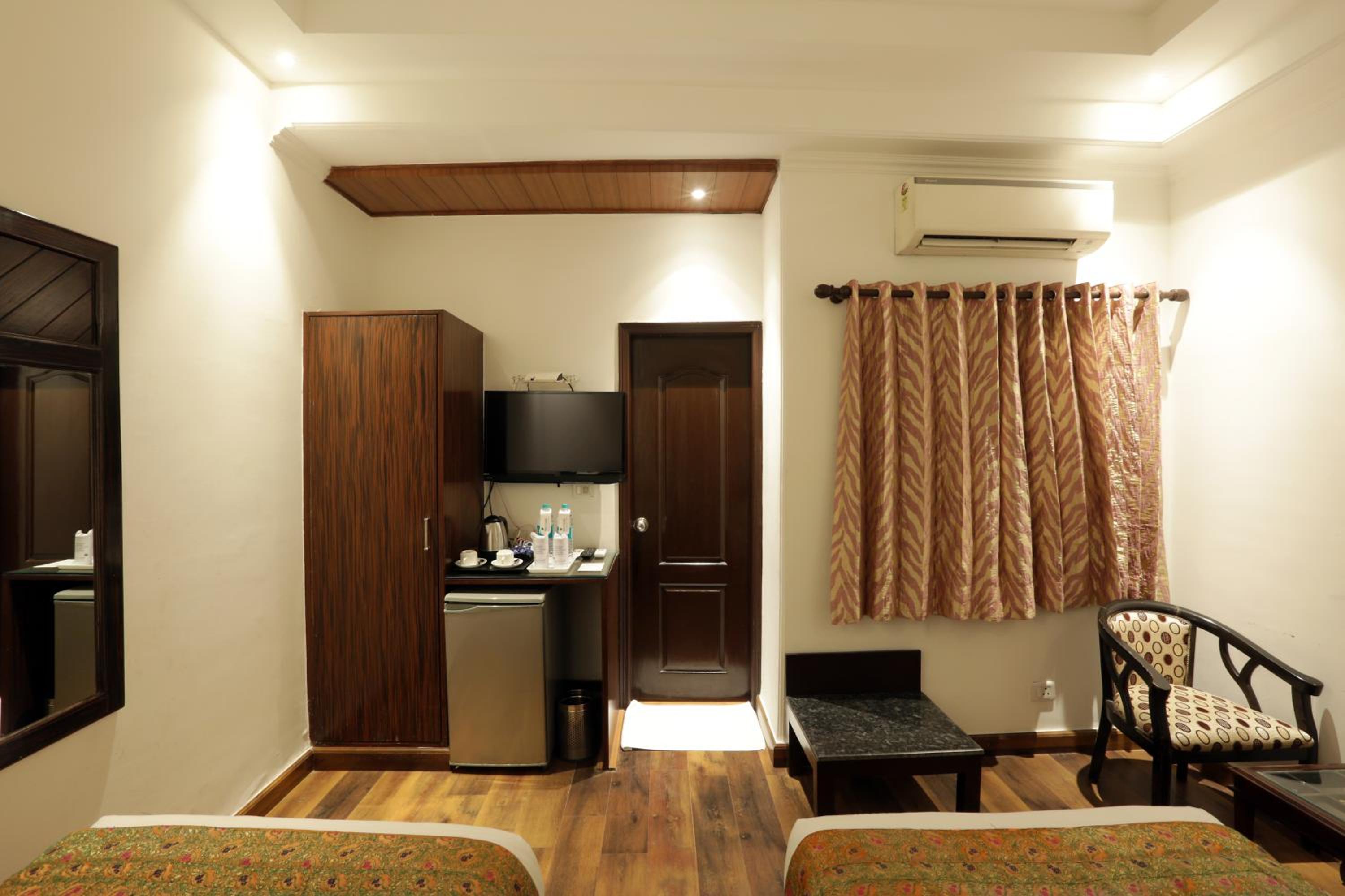 Superior Double or Twin Room photo 3