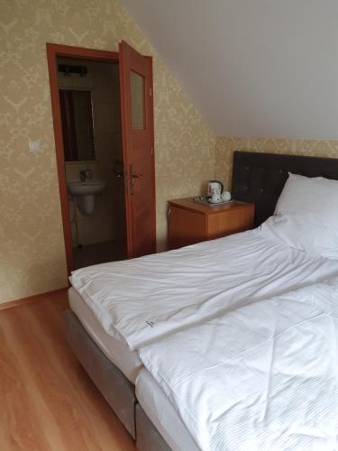 Triple Room with Bathroom photo 2