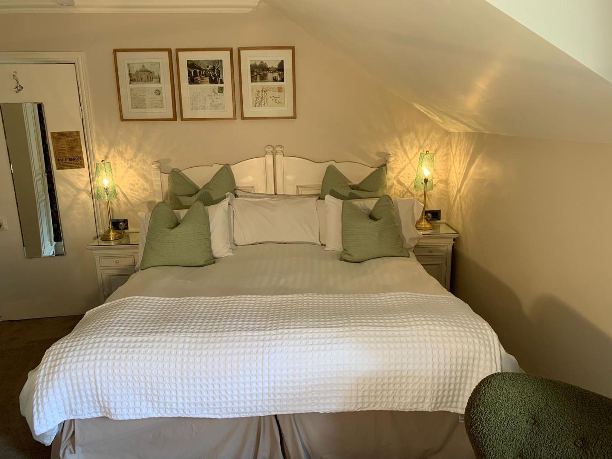 Deluxe Double or Twin Room