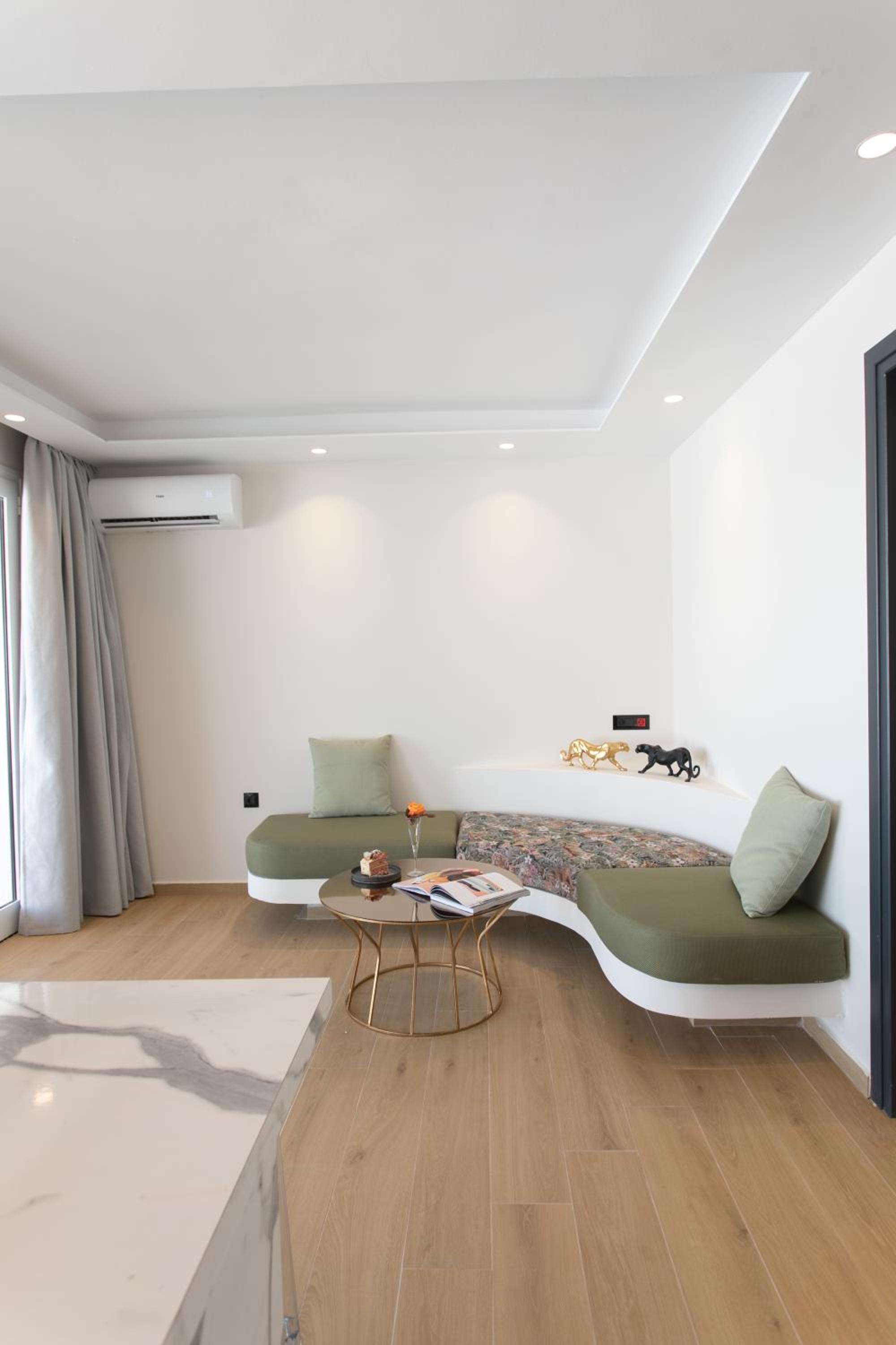 Two-Bedroom Golden Suite with Private Pool - Photo 5