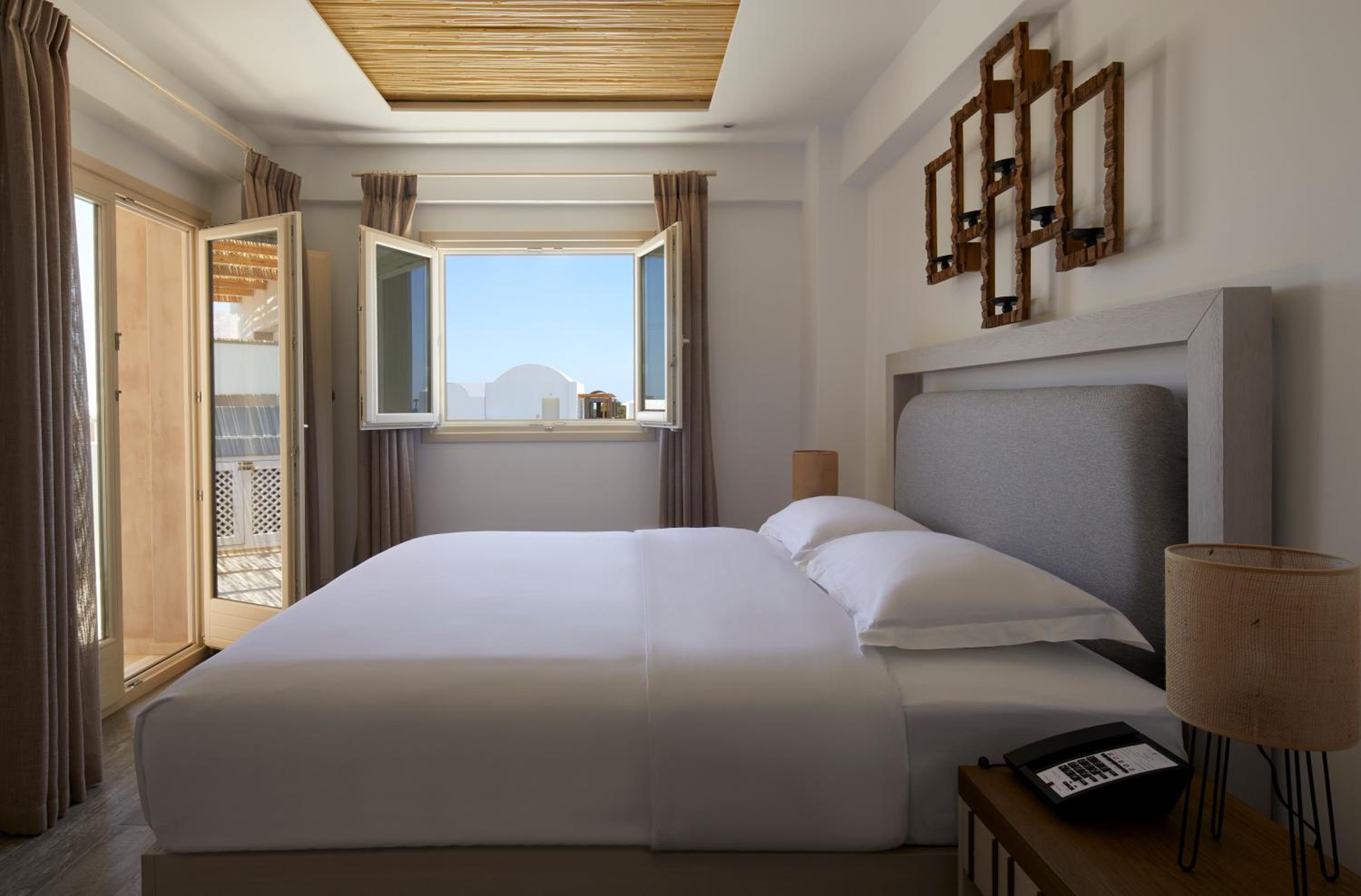 King Room with Hot Tub - Photo 5