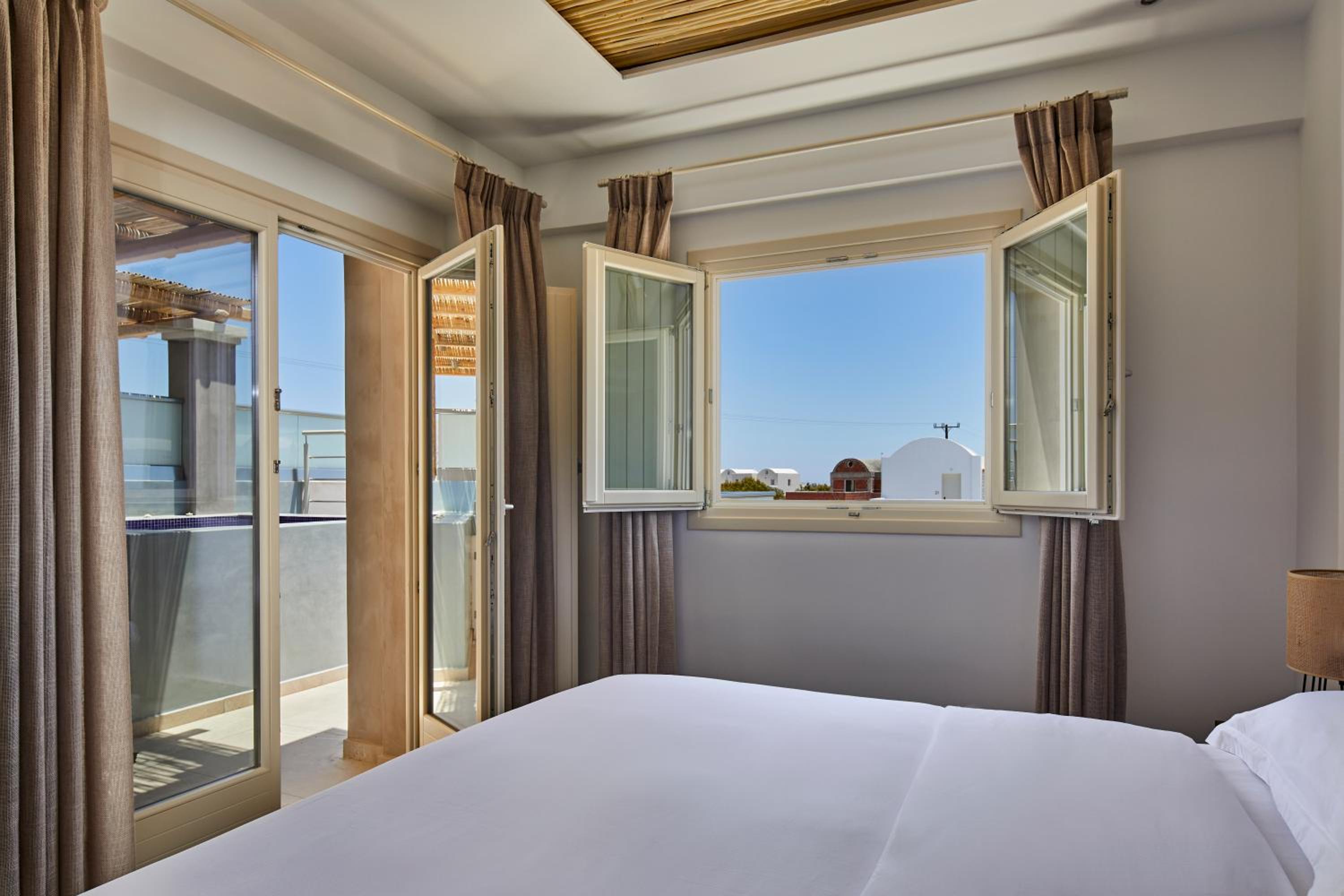King Room with Hot Tub - Photo 15