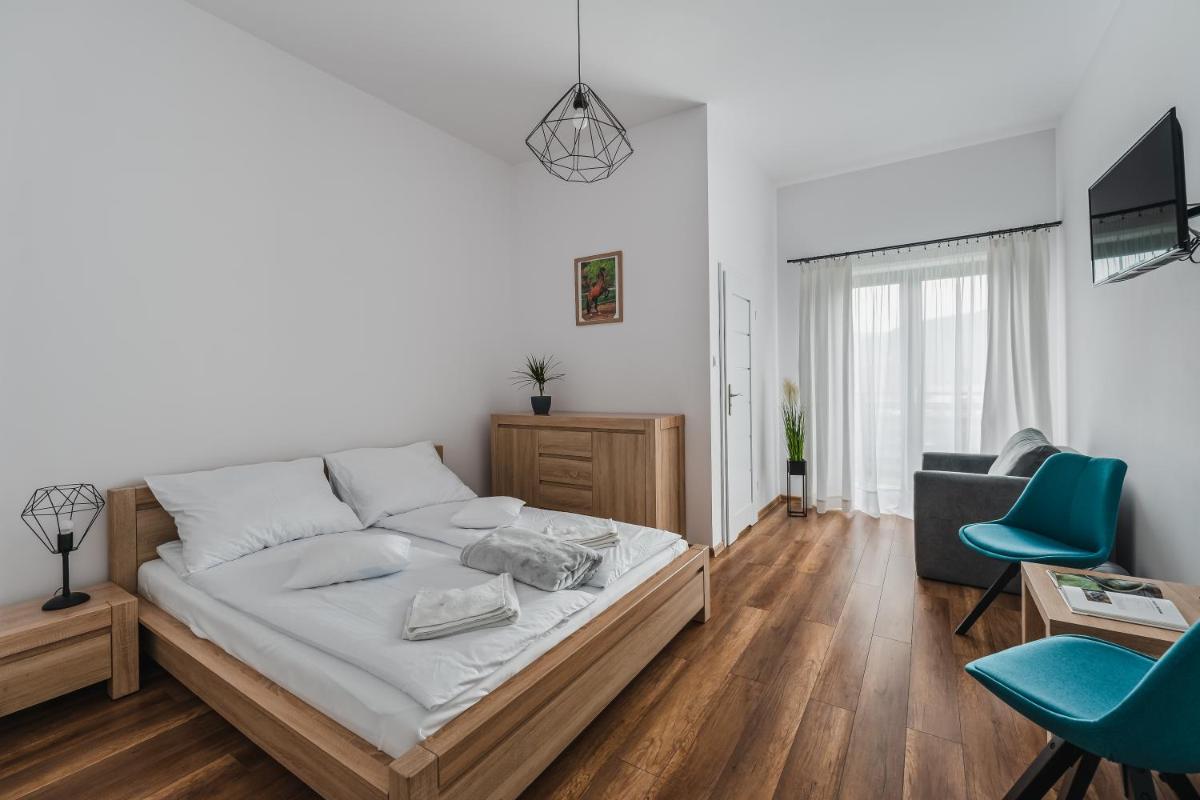 Double Room with Balcony (2 Adults + 1 Child) photo 3