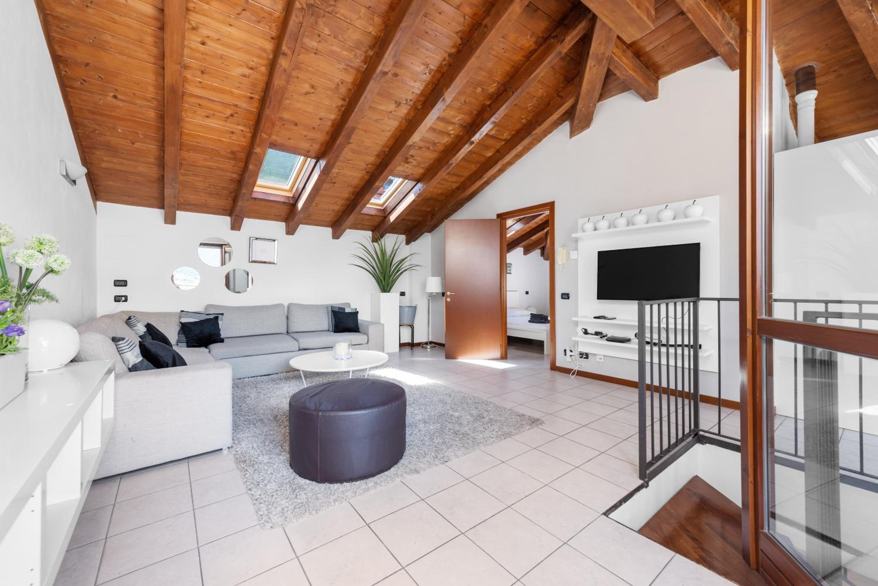 Three-Bedroom Apartment photo 1