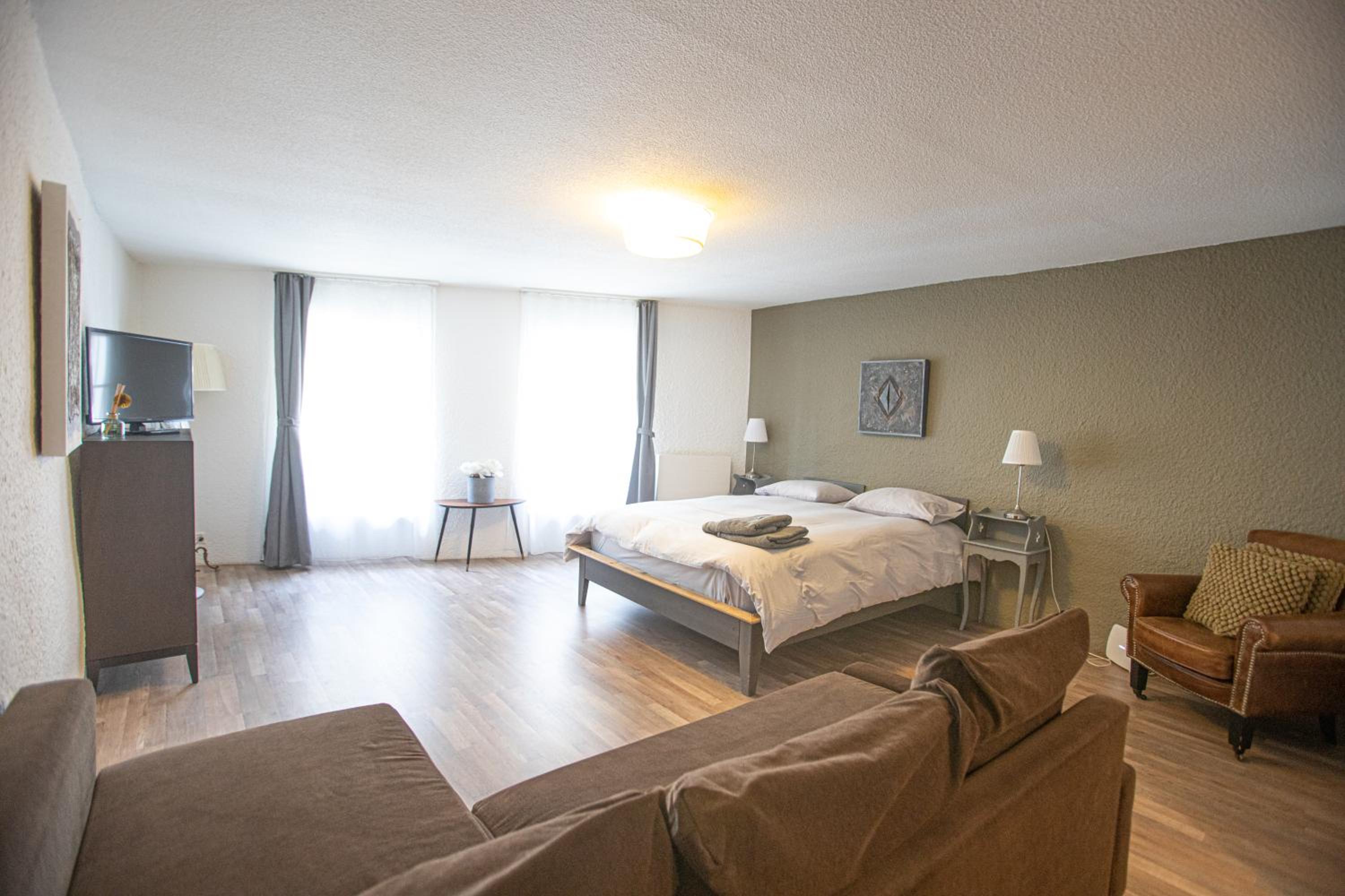 Studio Apartment photo 1
