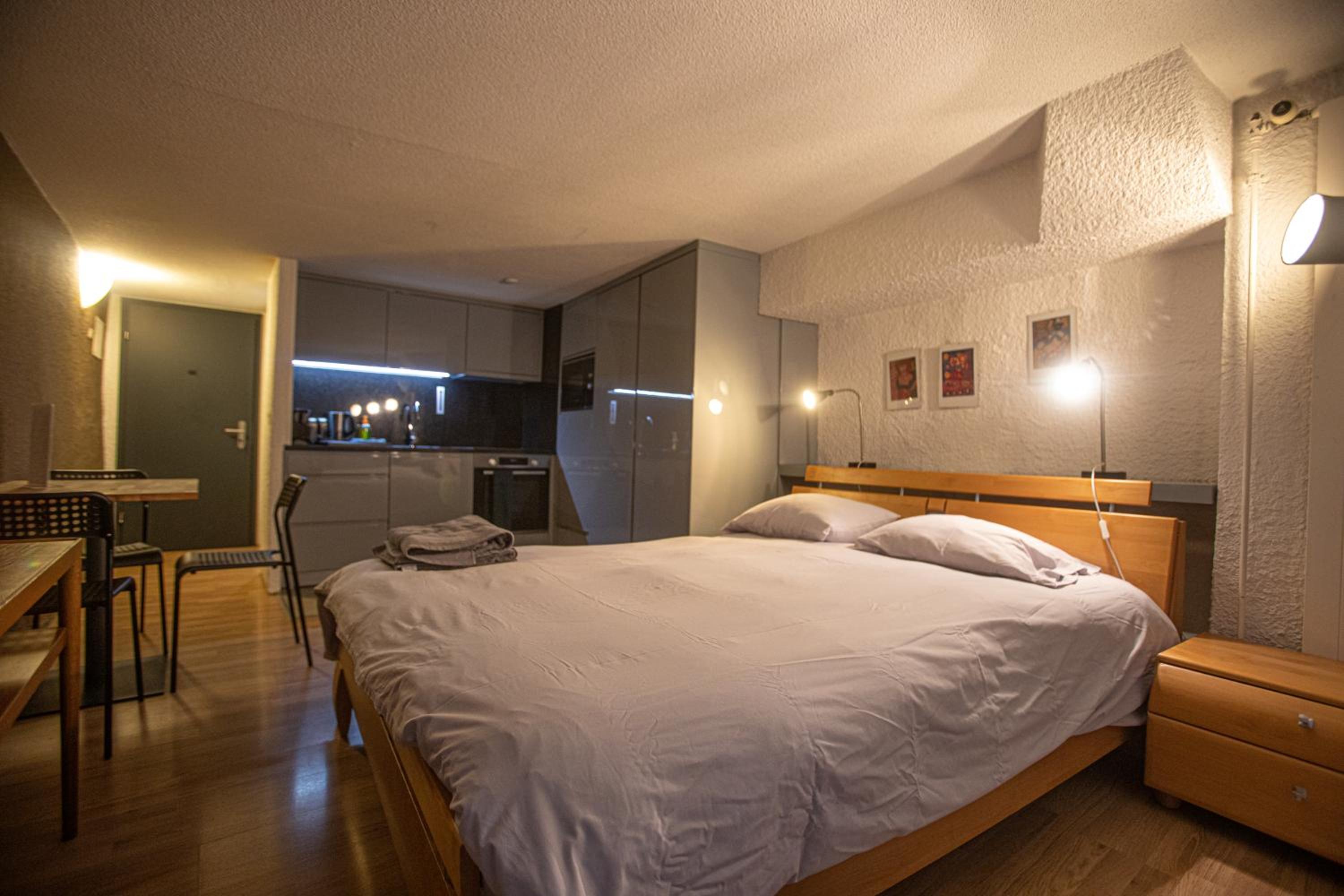 Studio Apartment photo 1