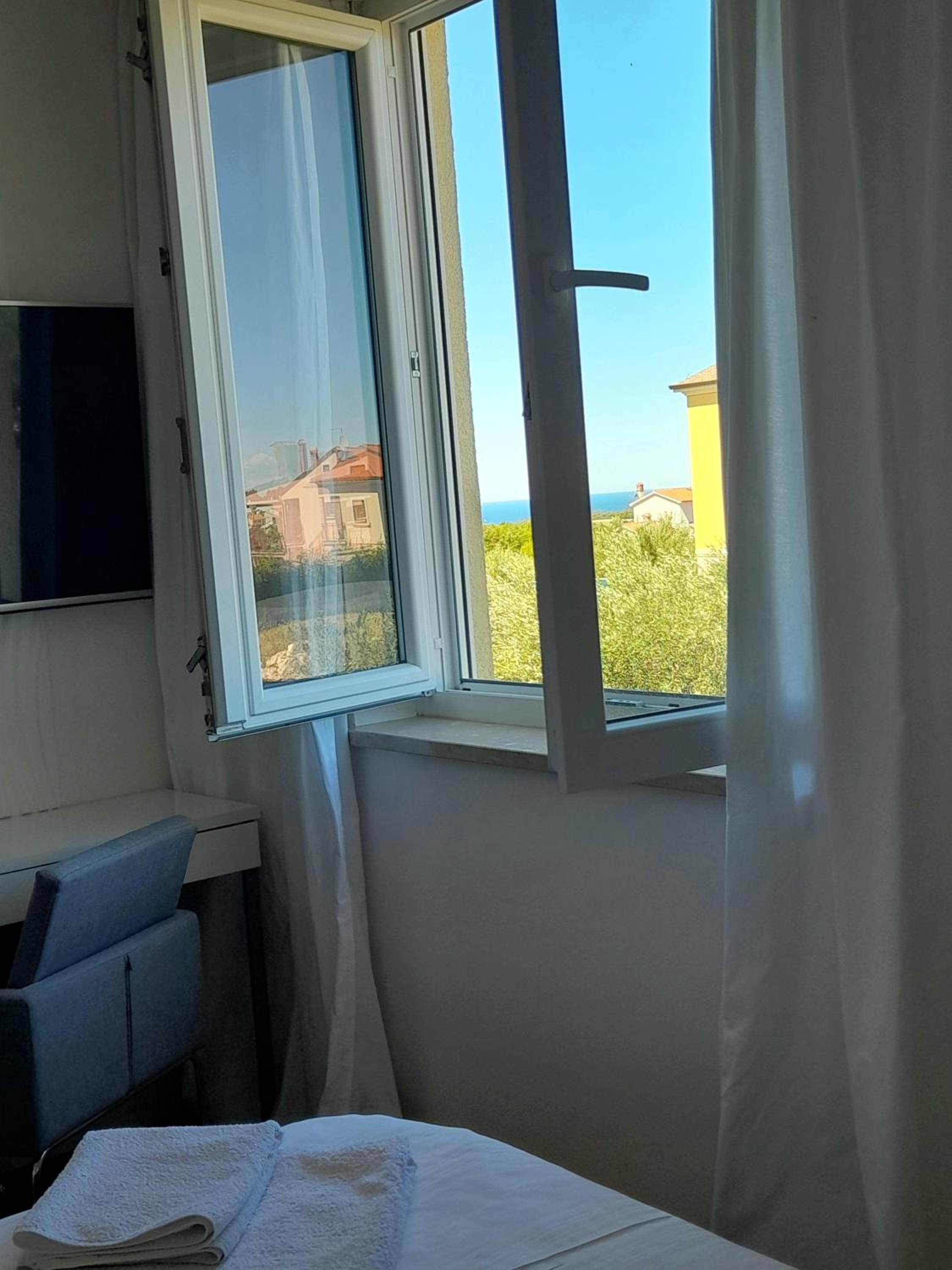 Double Room 2 - Photo 9