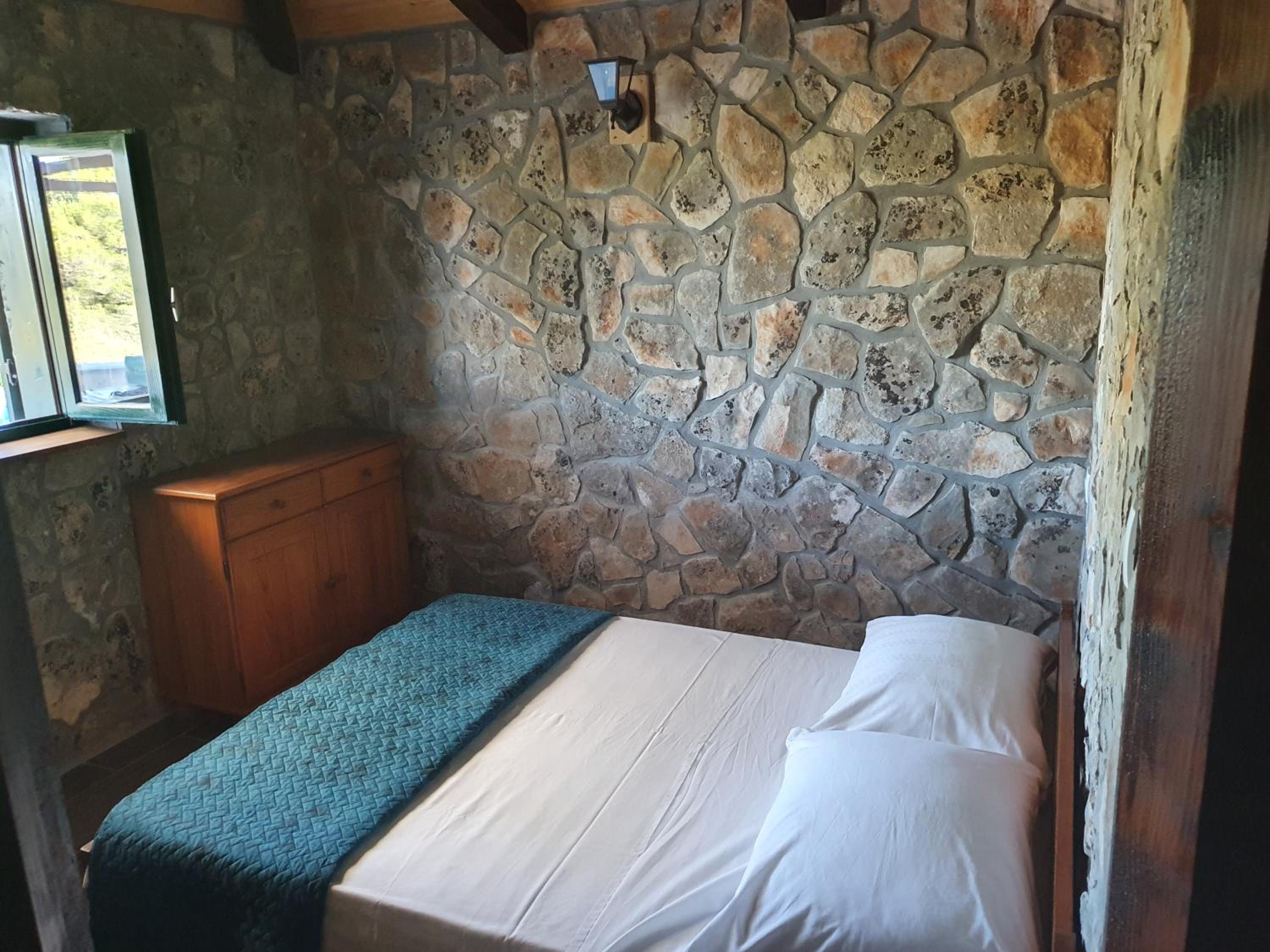 One-Bedroom House photo 1