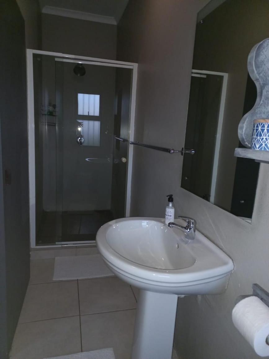 Double Room - Photo 10