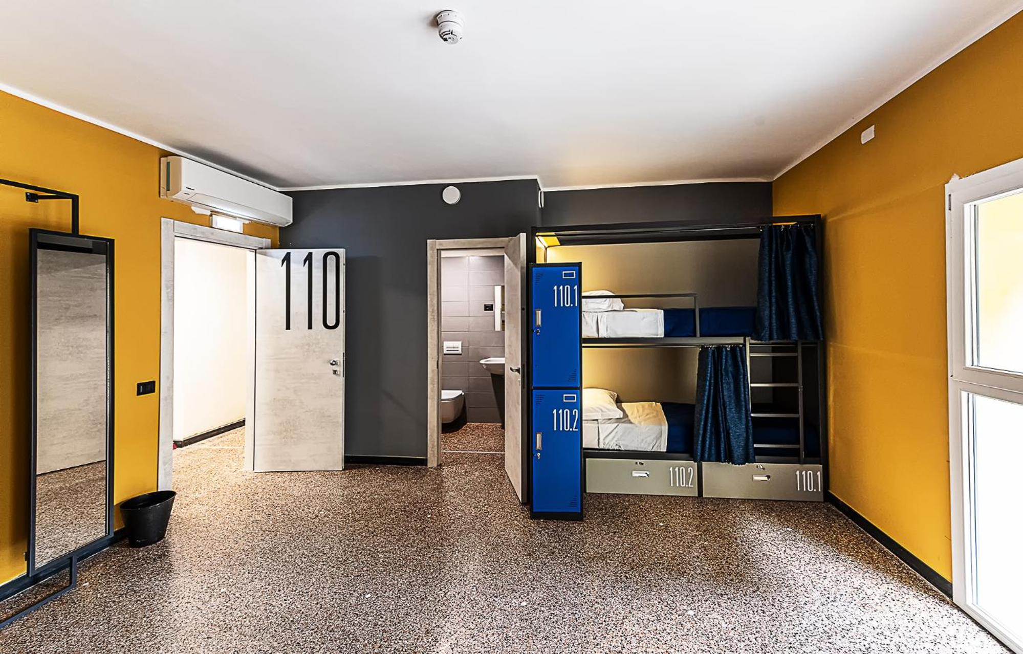 Bed in 4-Bed Dormitory Room with Private Internal Bathroom
