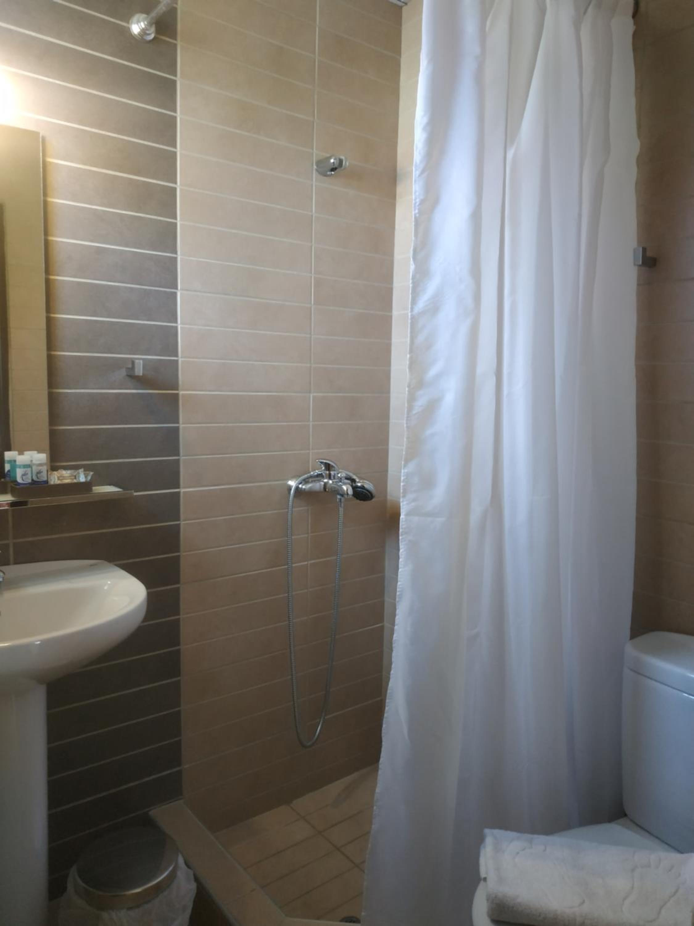 Deluxe Double Room with Balcony photo 3