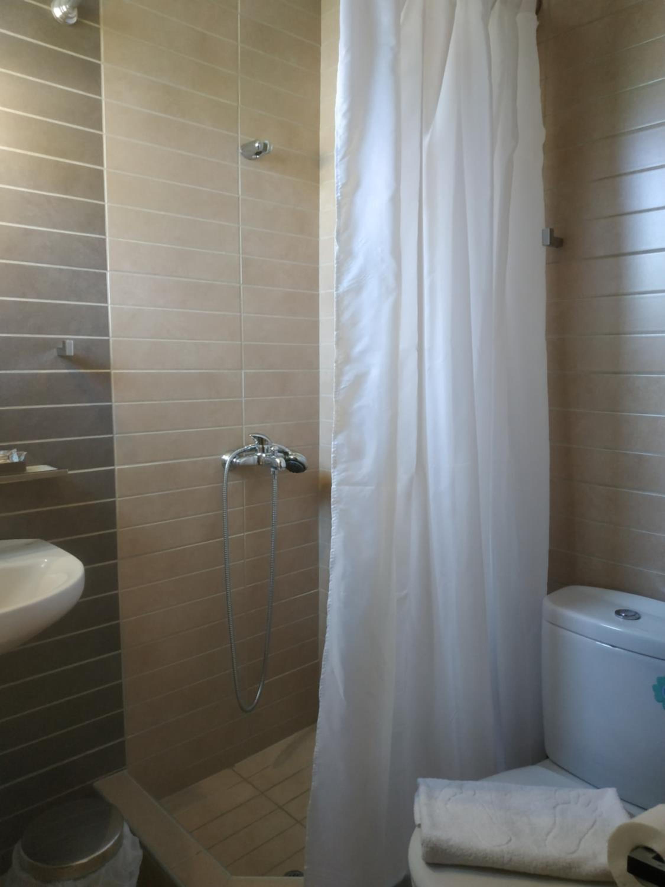 Deluxe Double Room with Balcony photo 2
