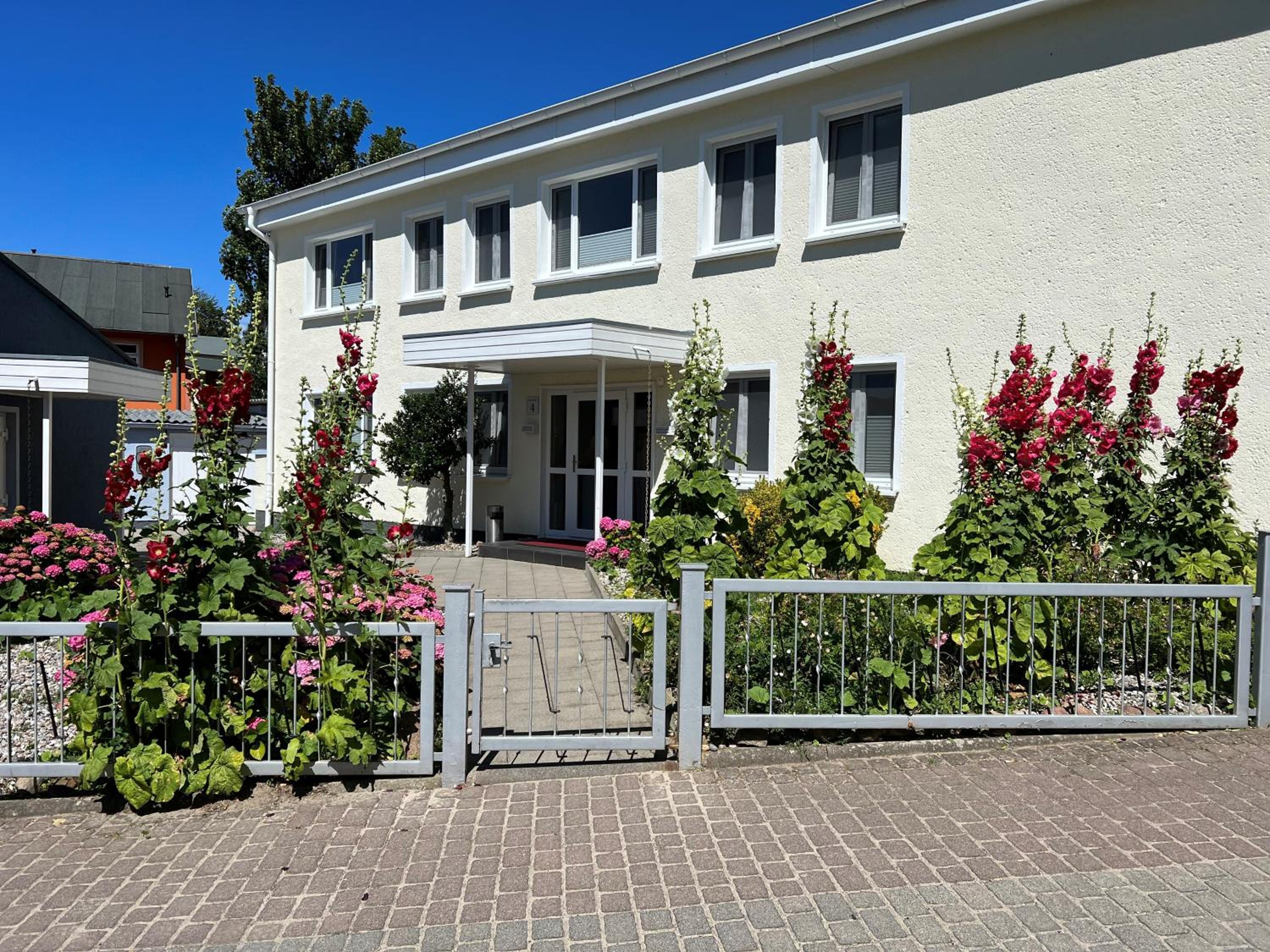 Double Room - neighboring Building photo 3