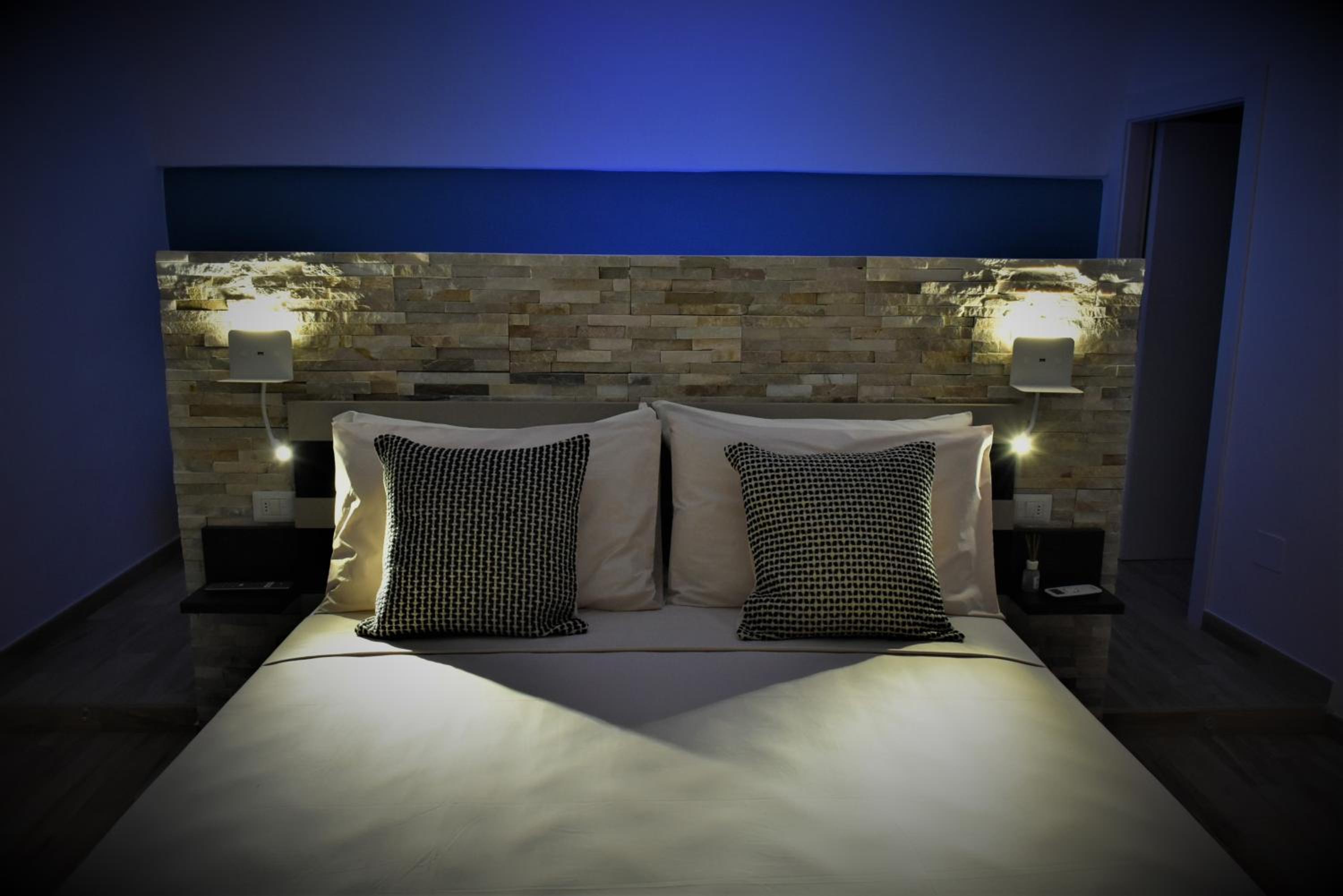 Deluxe Junior Suite photo 2