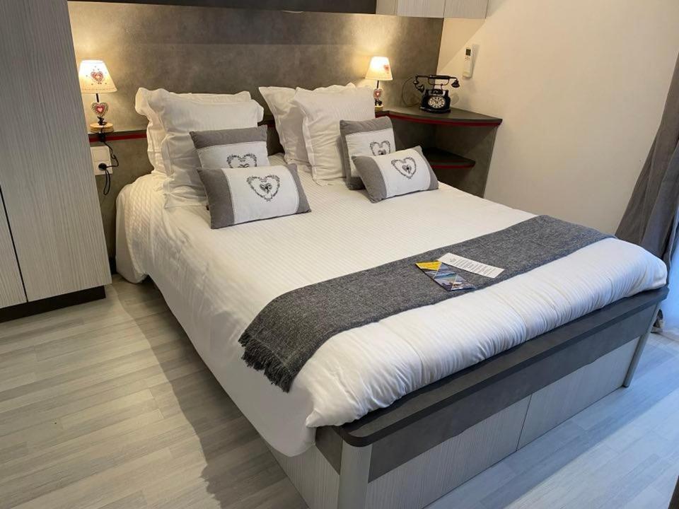 Double Room - Photo 9