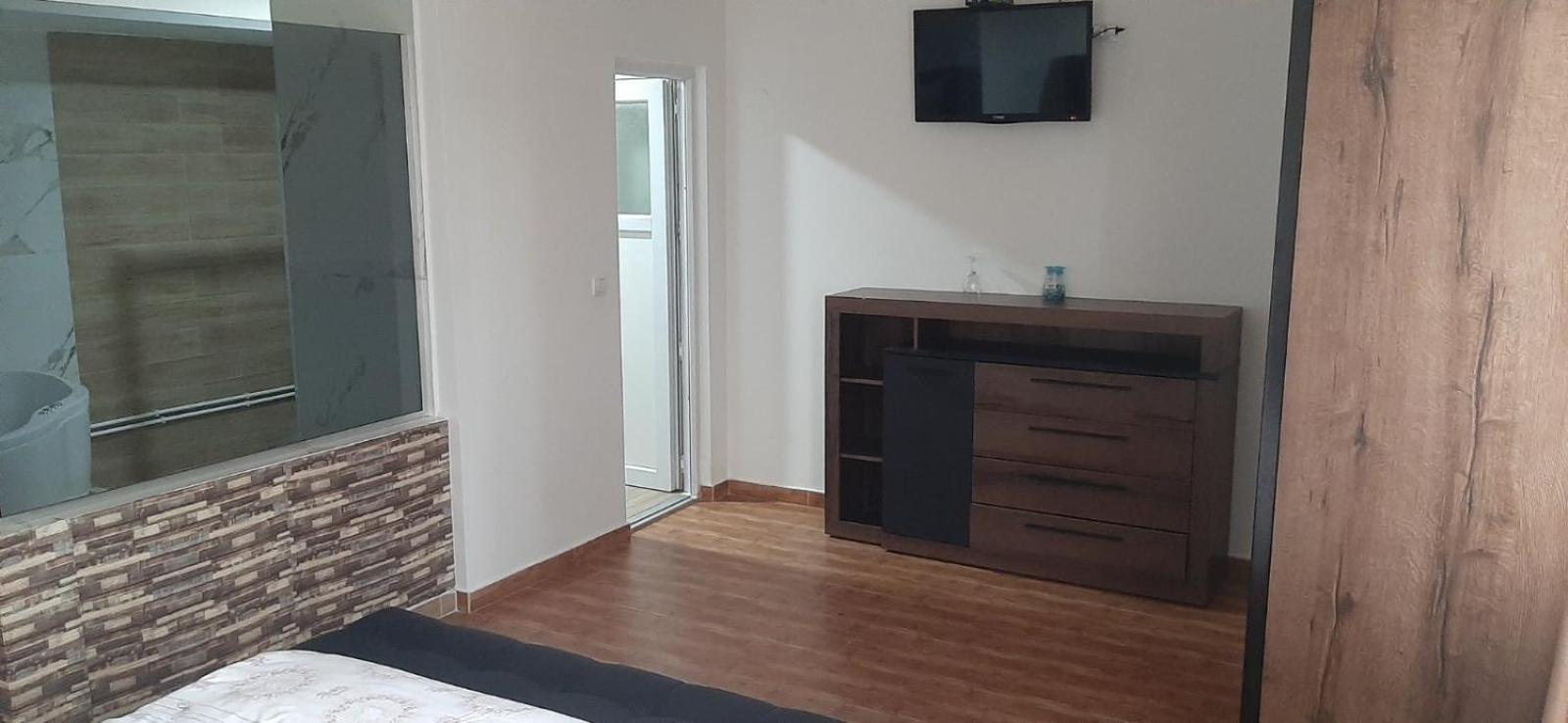 Double Room with Spa Bath photo 3