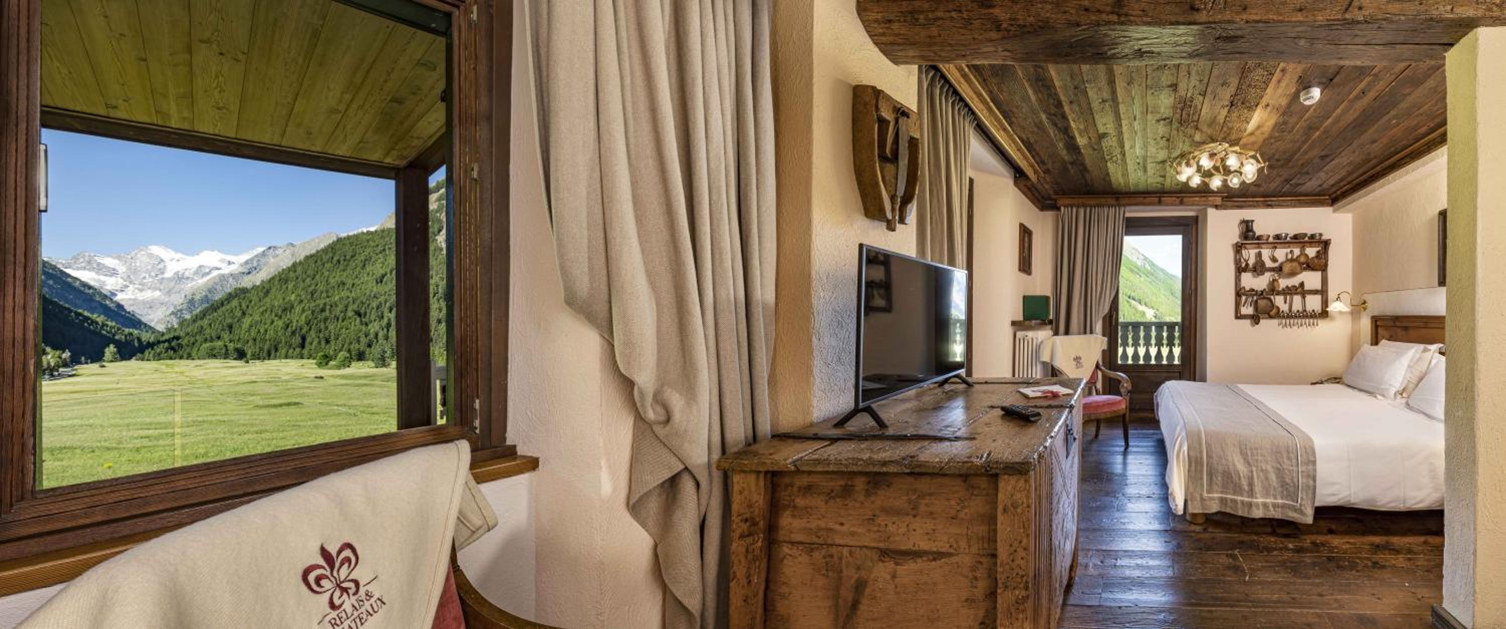 Deluxe Double or Twin Room with Mountain View - Photo 6