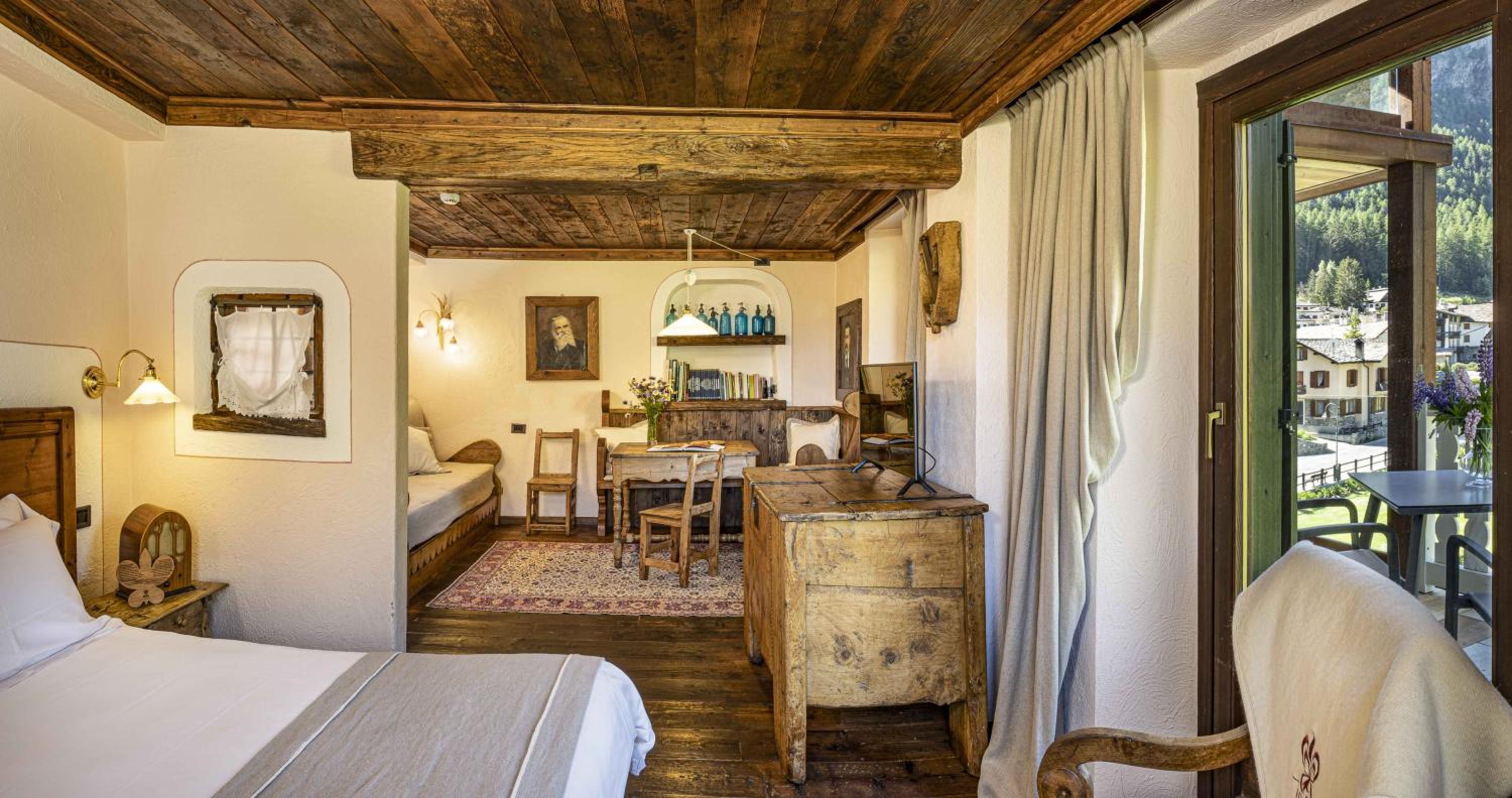 Deluxe Double or Twin Room with Mountain View - Photo 1