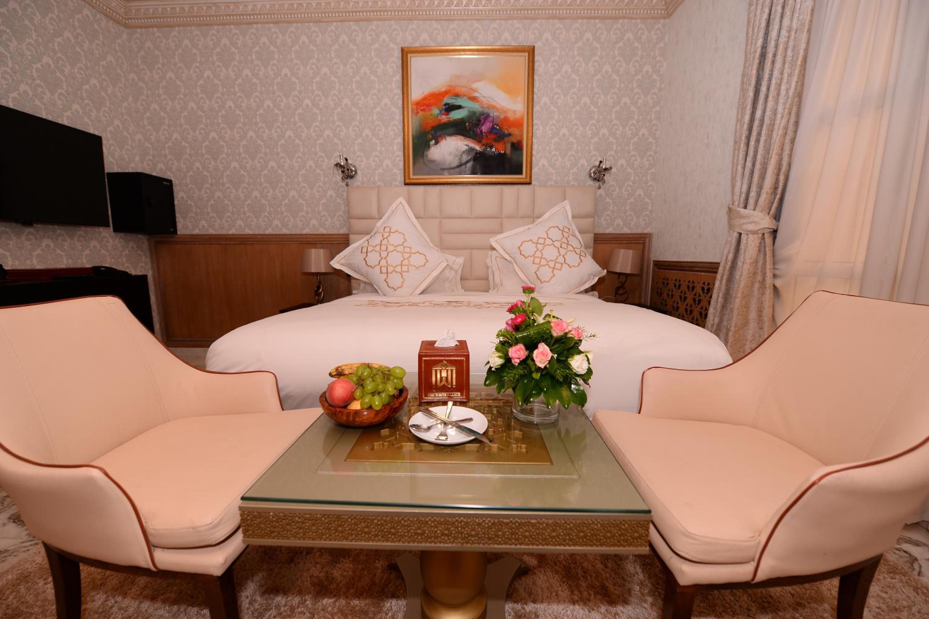 Deluxe Room - Photo 6