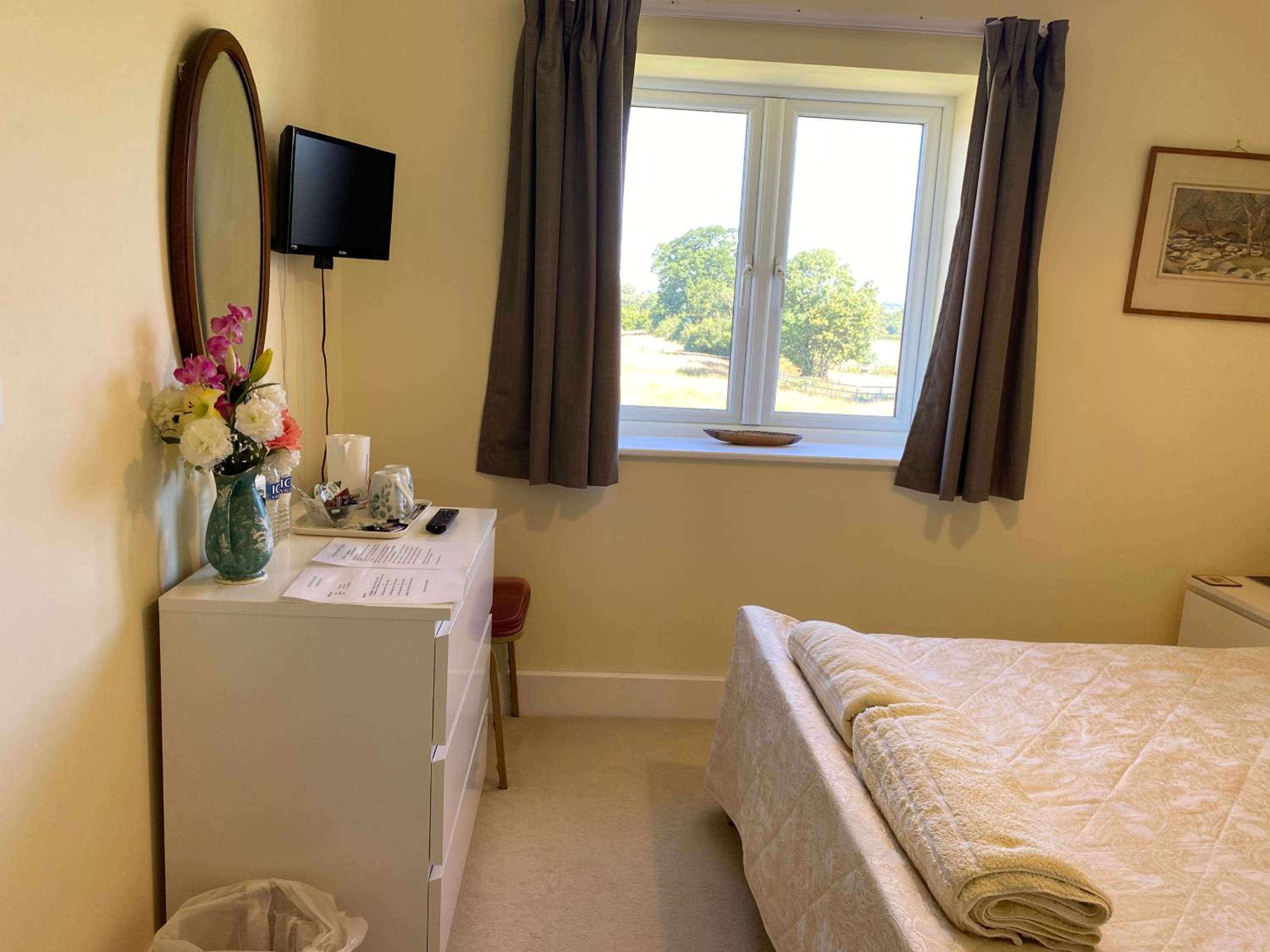 Double Room with Private External Bathroom - Photo 2