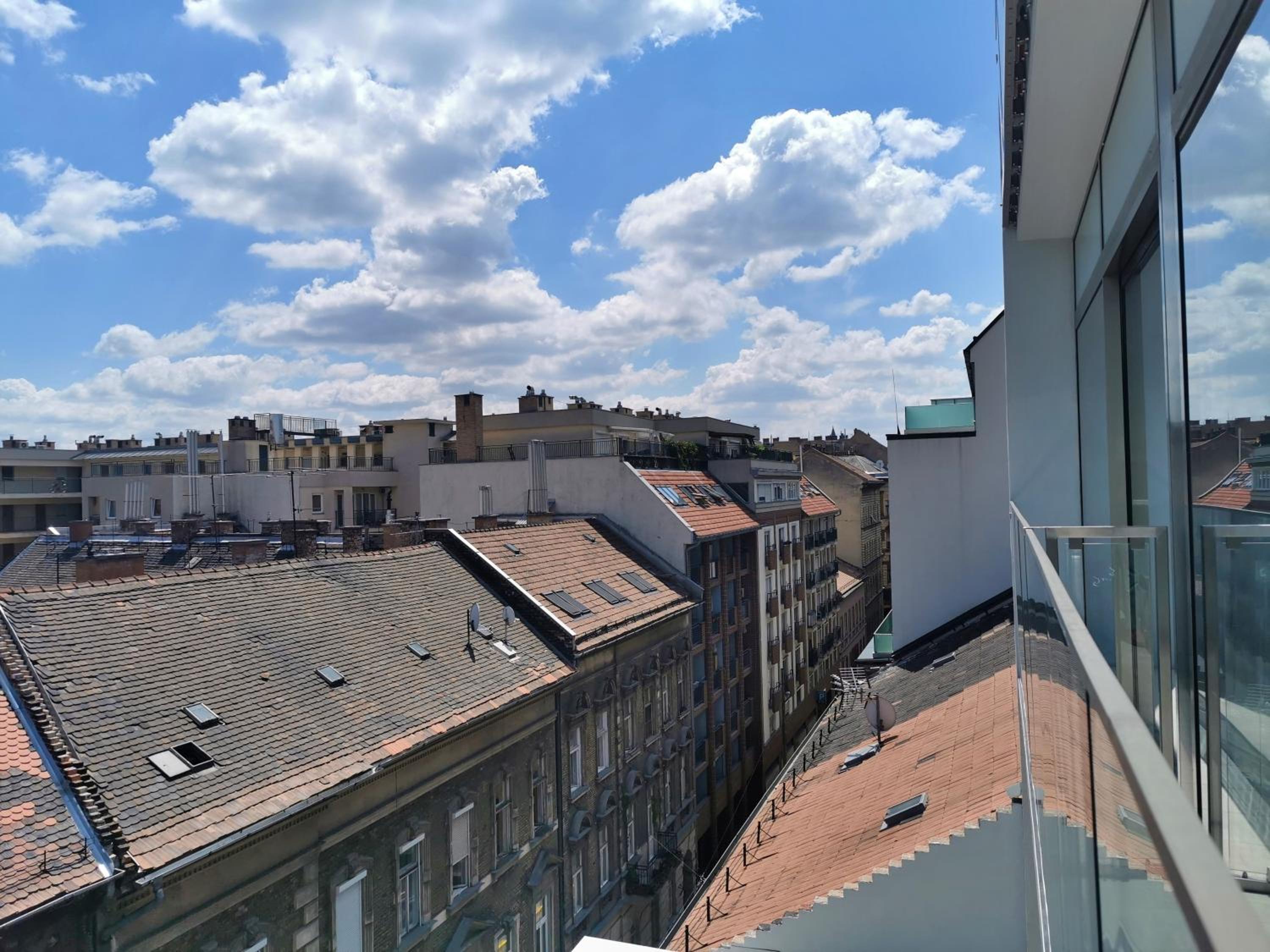 Classic Double Room with Balcony - Photo 2
