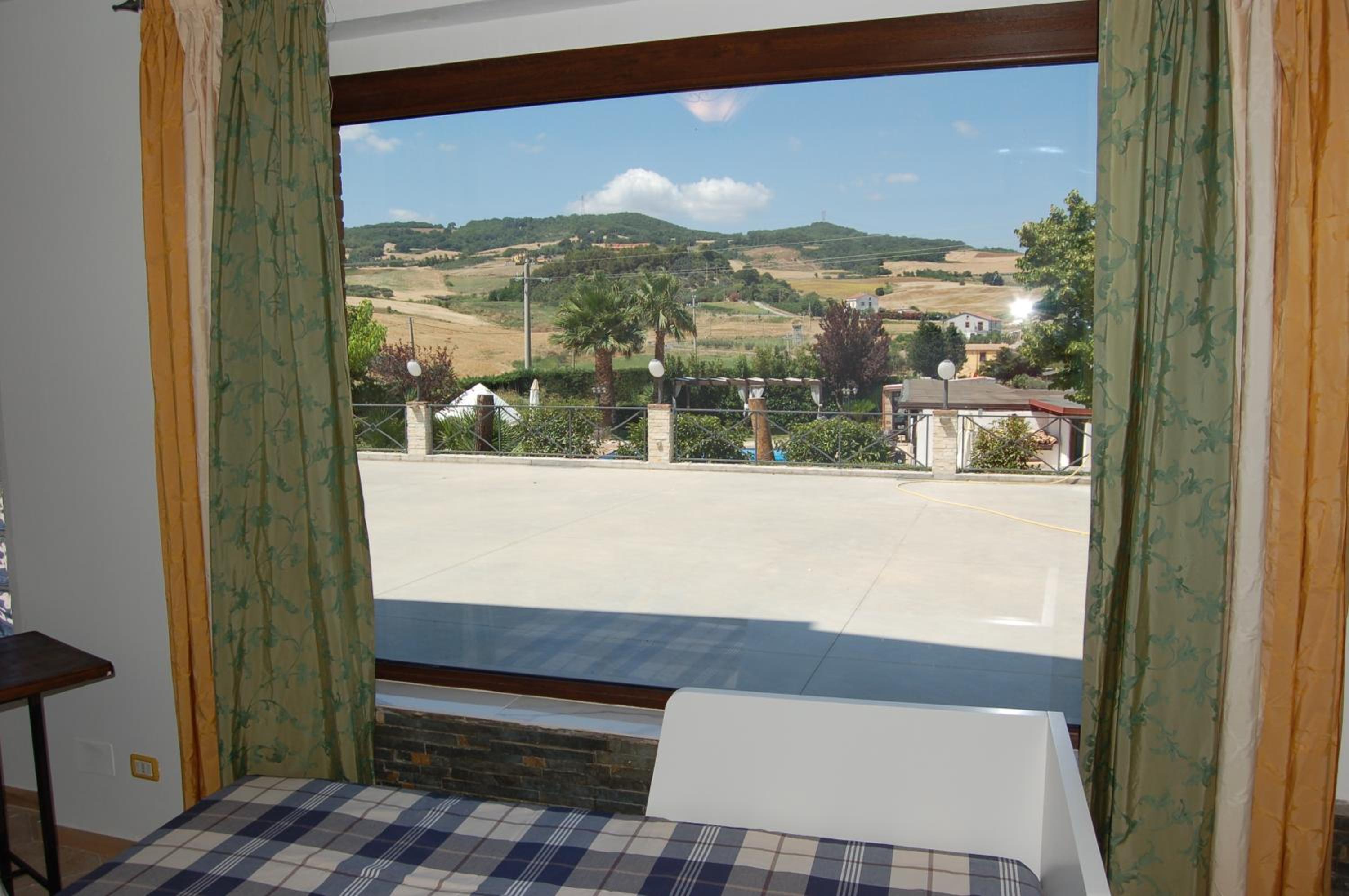 Apartment with Pool View  - Photo 3