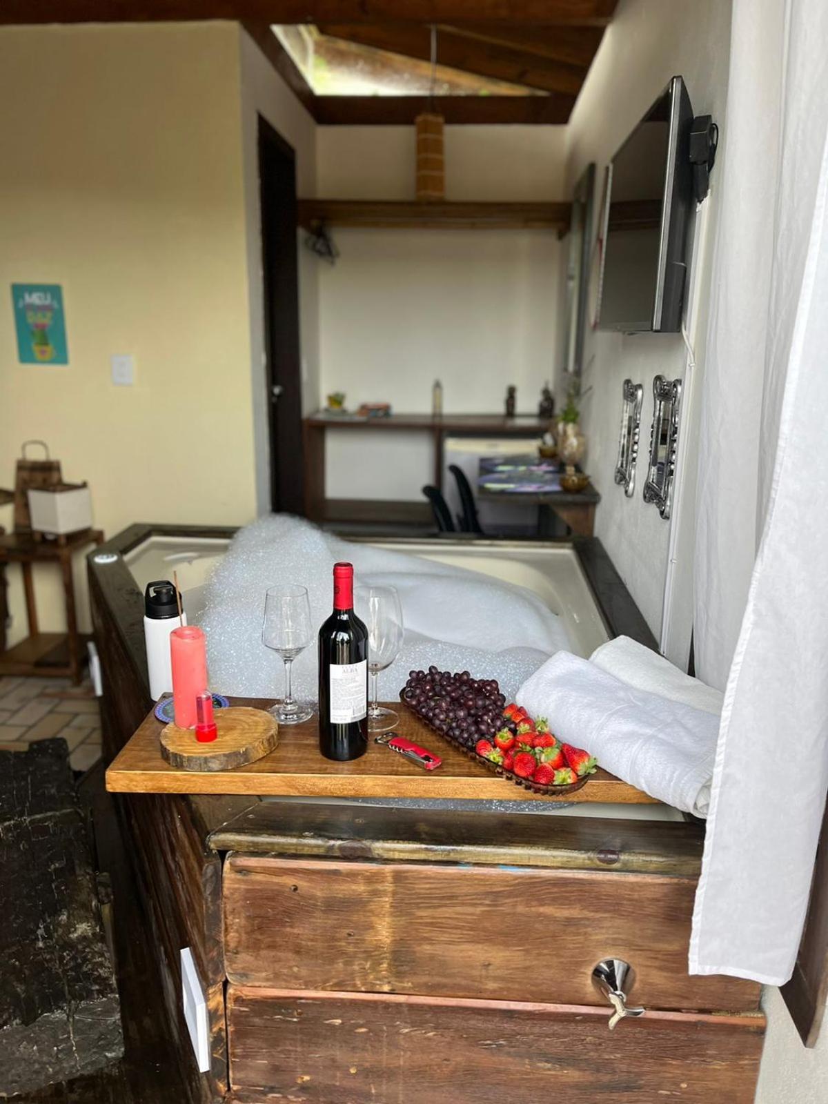 Suite with Hot Tub - Photo 23