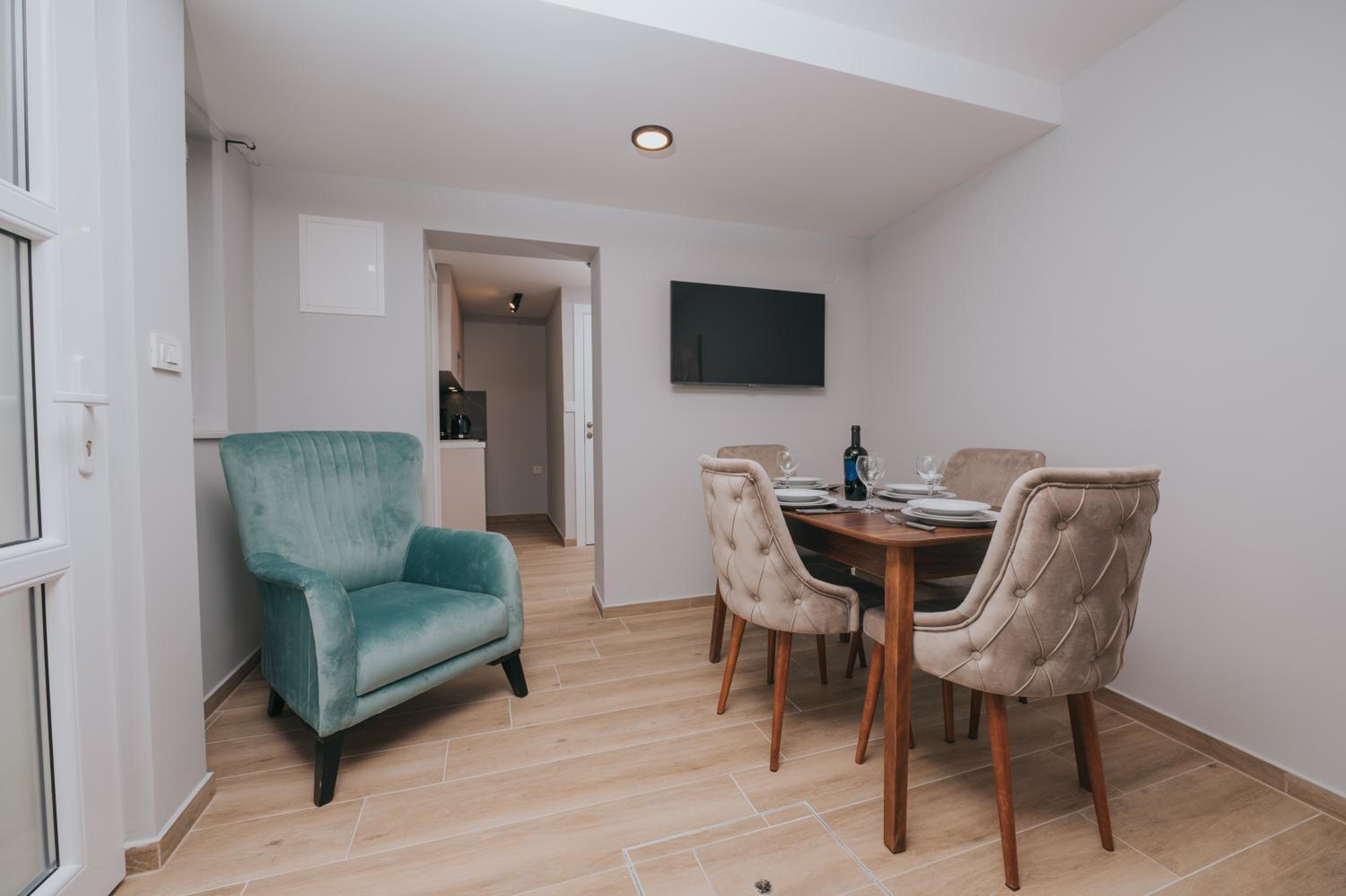 Apartment with Terrace photo 2