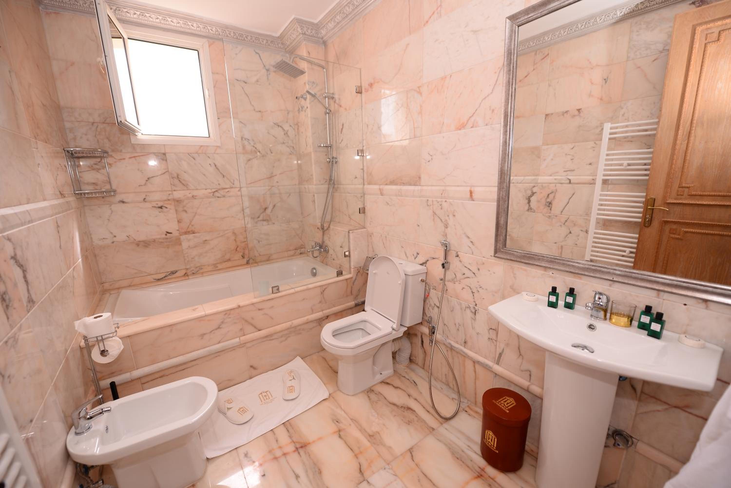 Twin Room with Garden View - Photo 3
