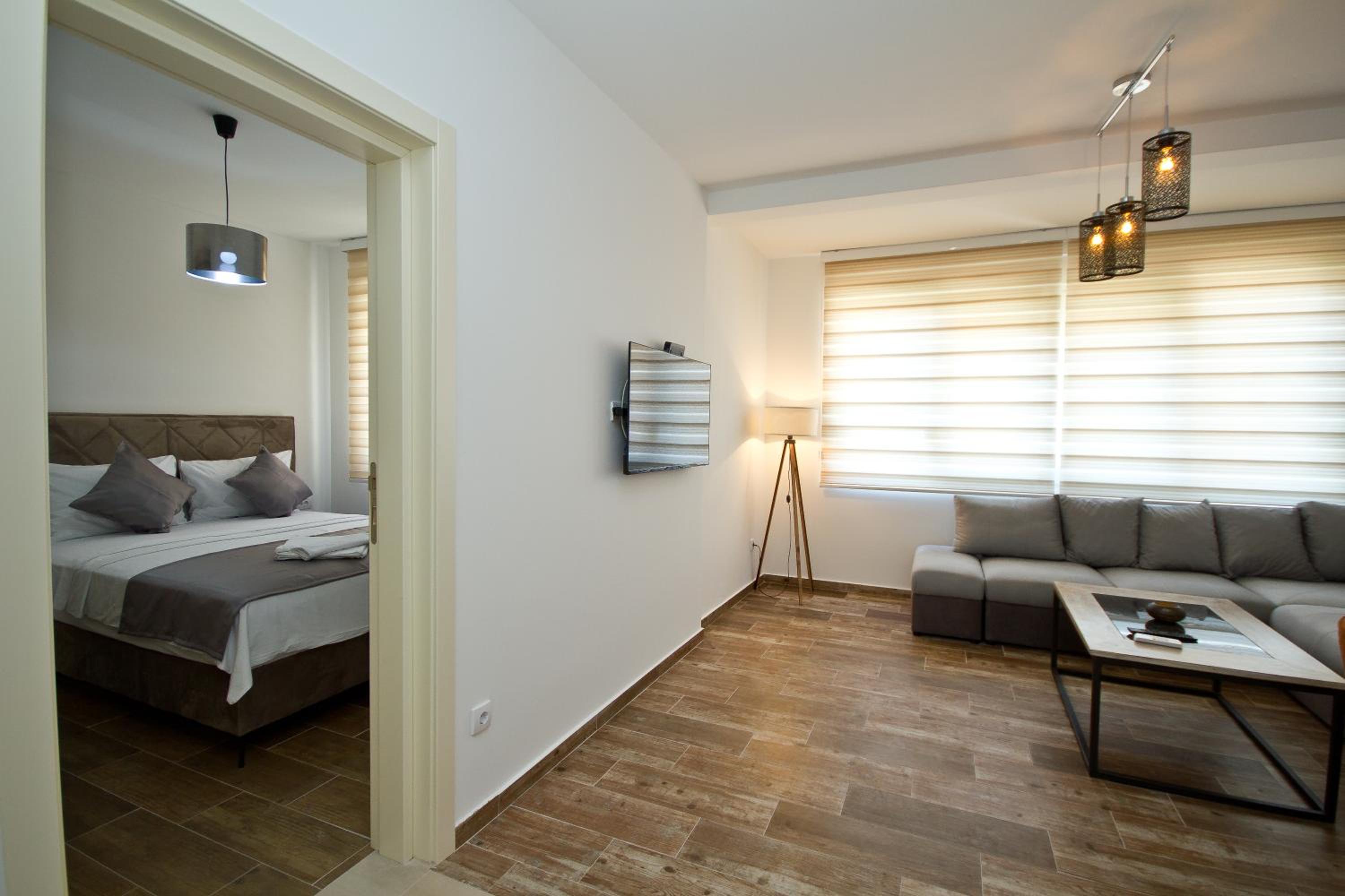 One-Bedroom Apartment photo 2