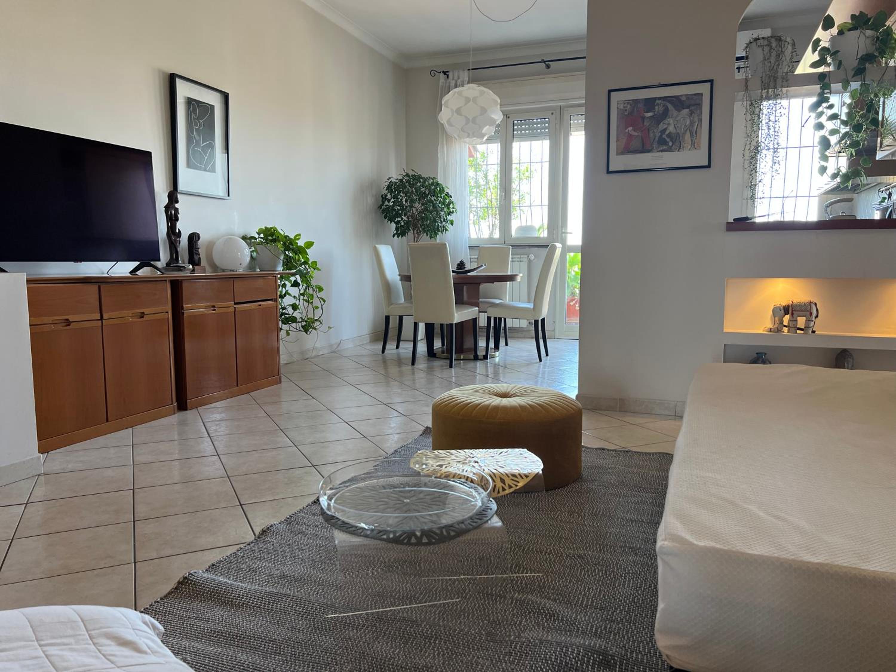 Two-Bedroom Apartment - Photo 2