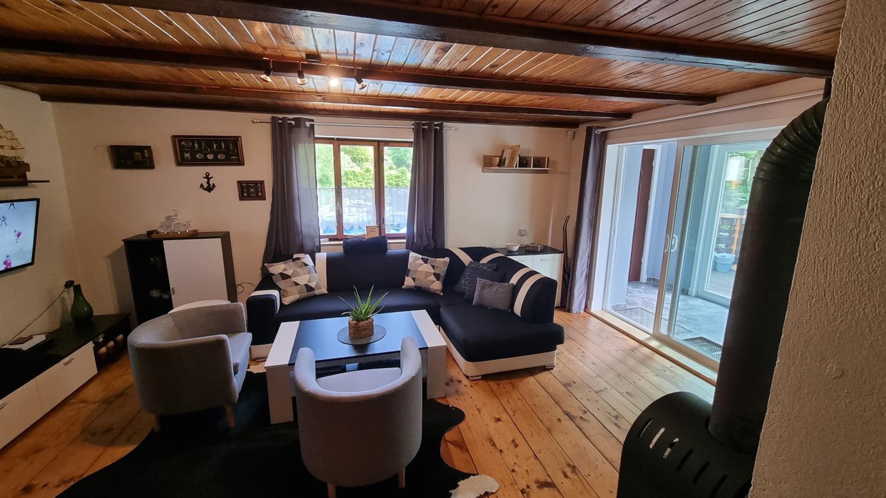 Two-Bedroom House photo 2