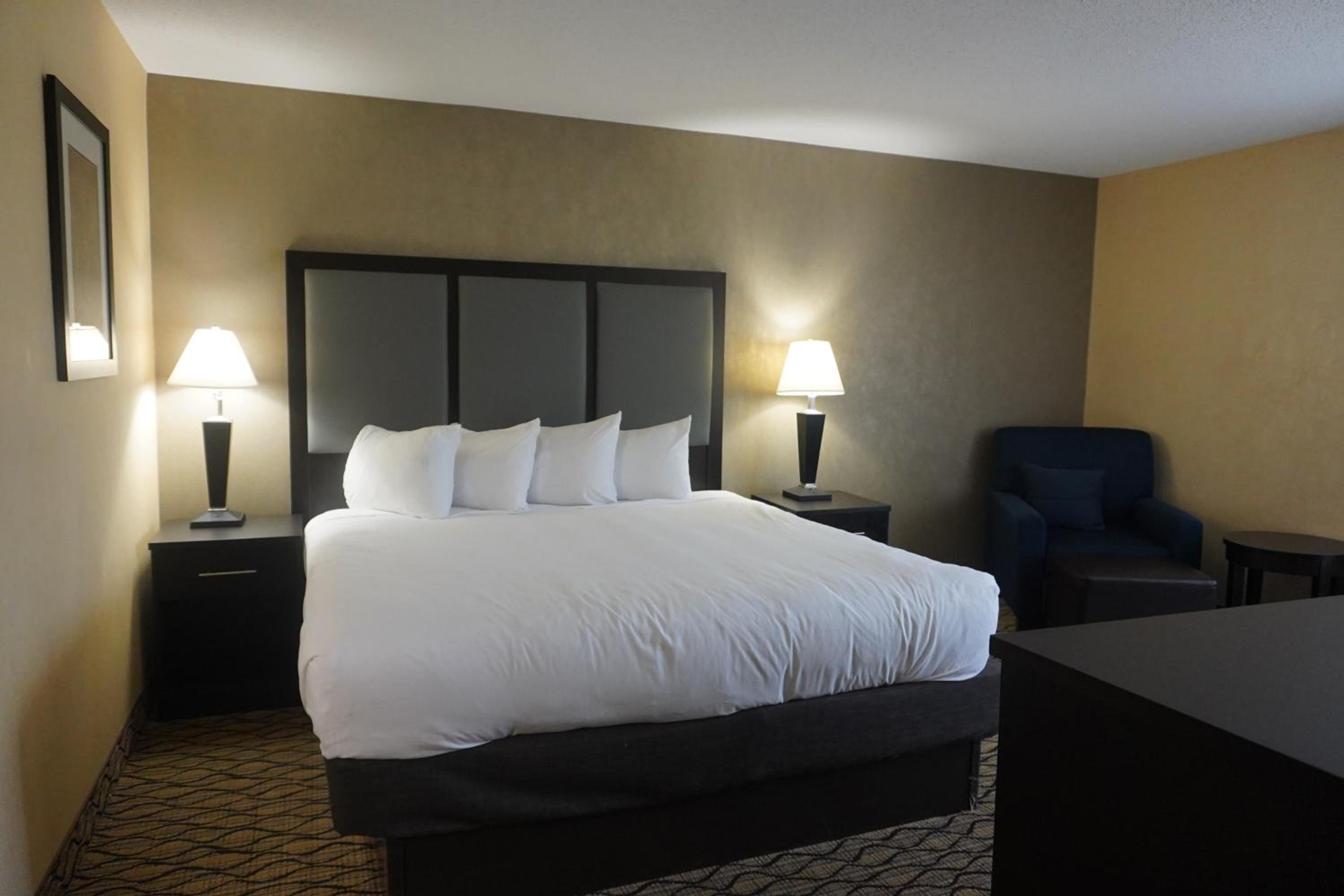 One-Bedroom King Suite - Non-Smoking - Photo 9